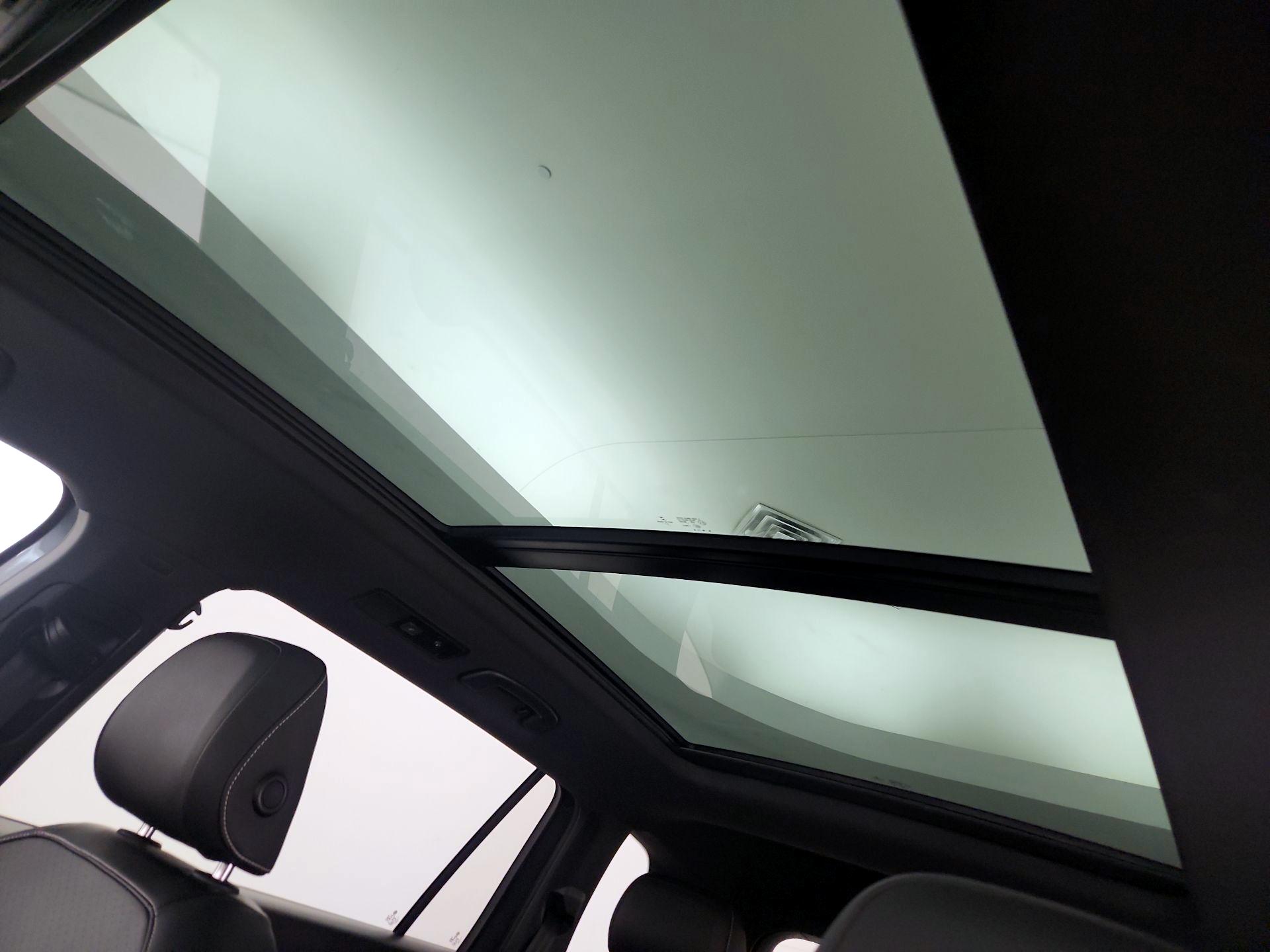 Thumbnail: 2022 Volkswagen Tiguan - 19