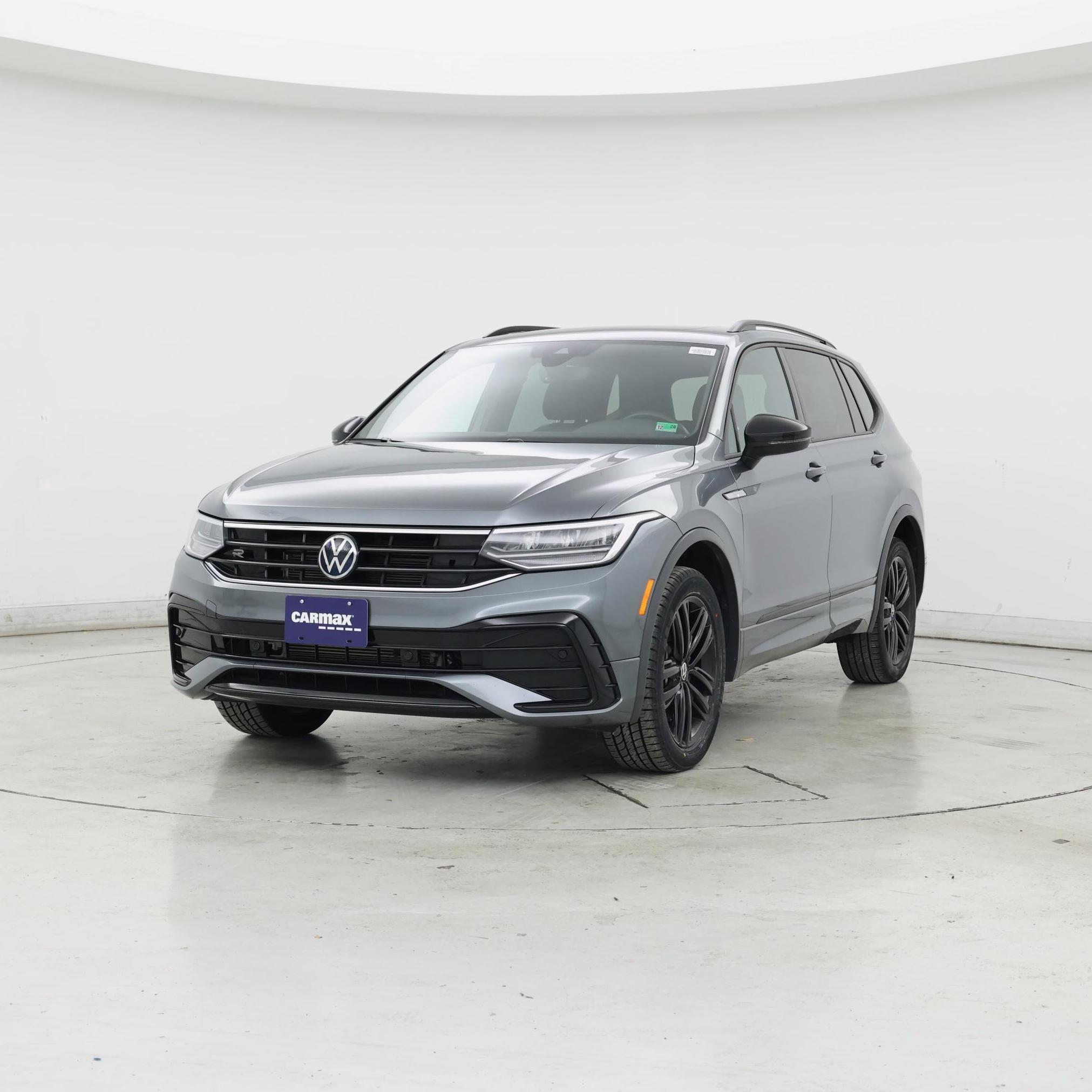 Thumbnail: 2022 Volkswagen Tiguan - 4
