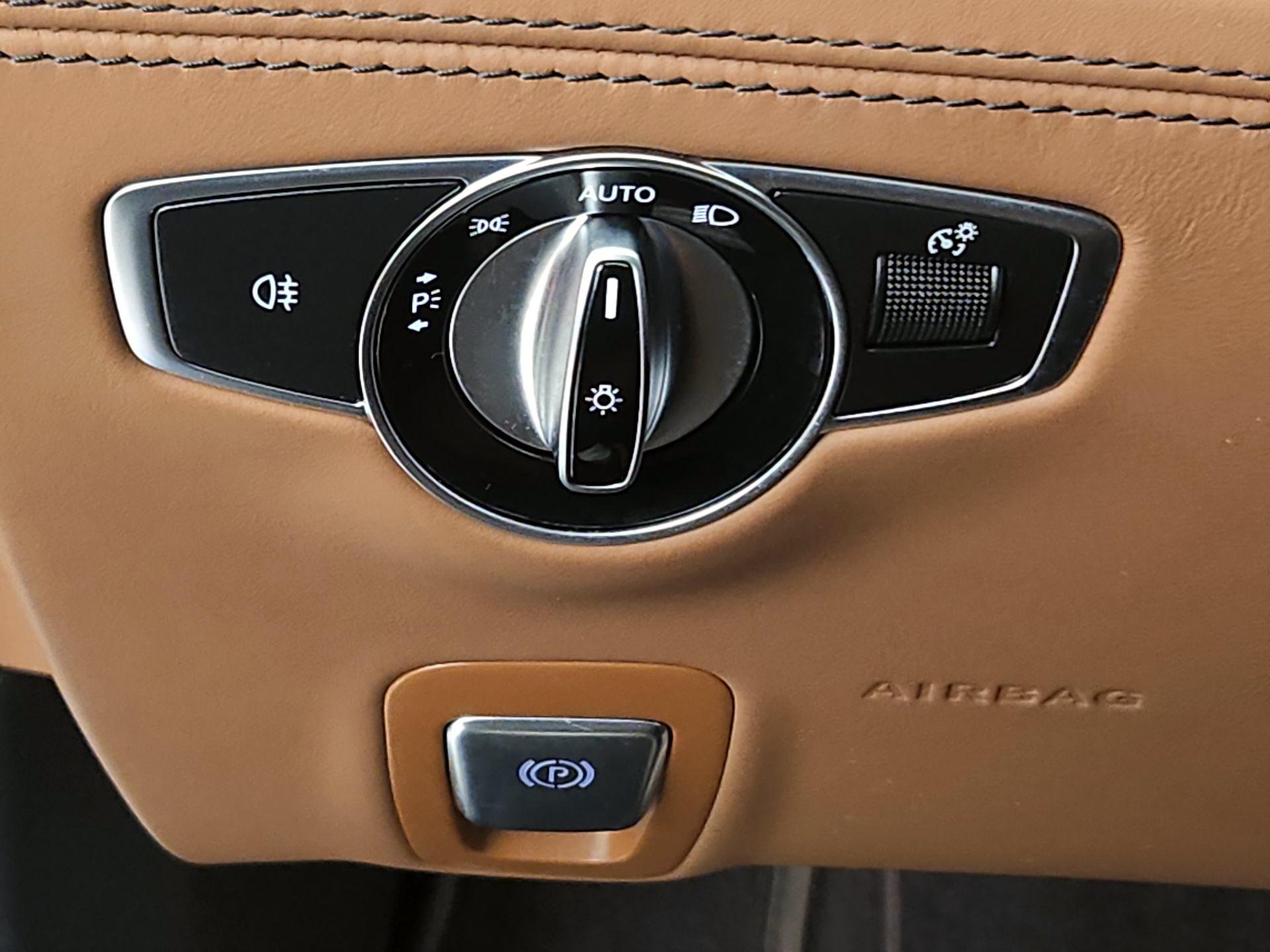 Thumbnail: 2022 Mercedes-Benz AMG GT - 13