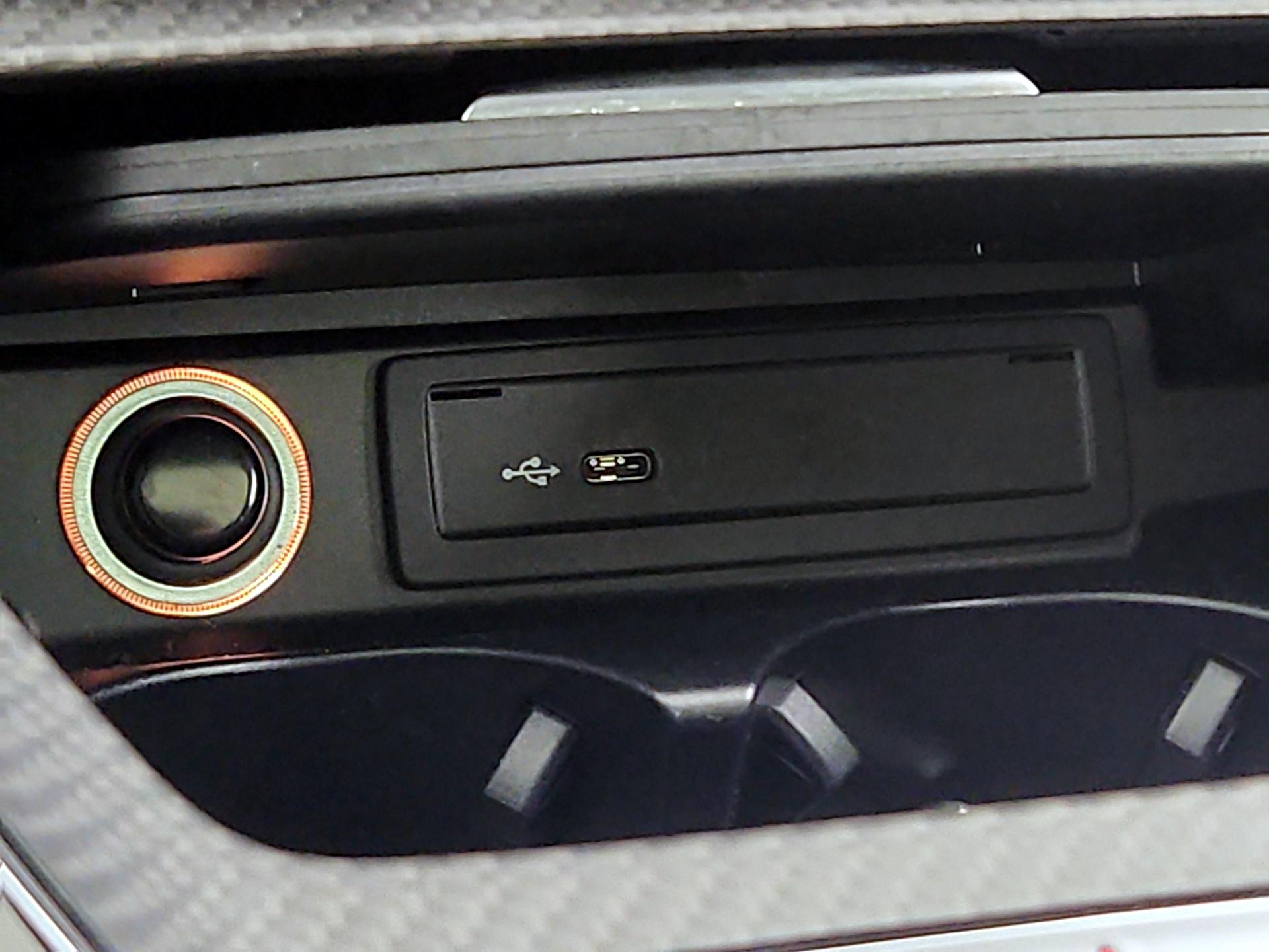 Thumbnail: 2022 Mercedes-Benz AMG GT - 19