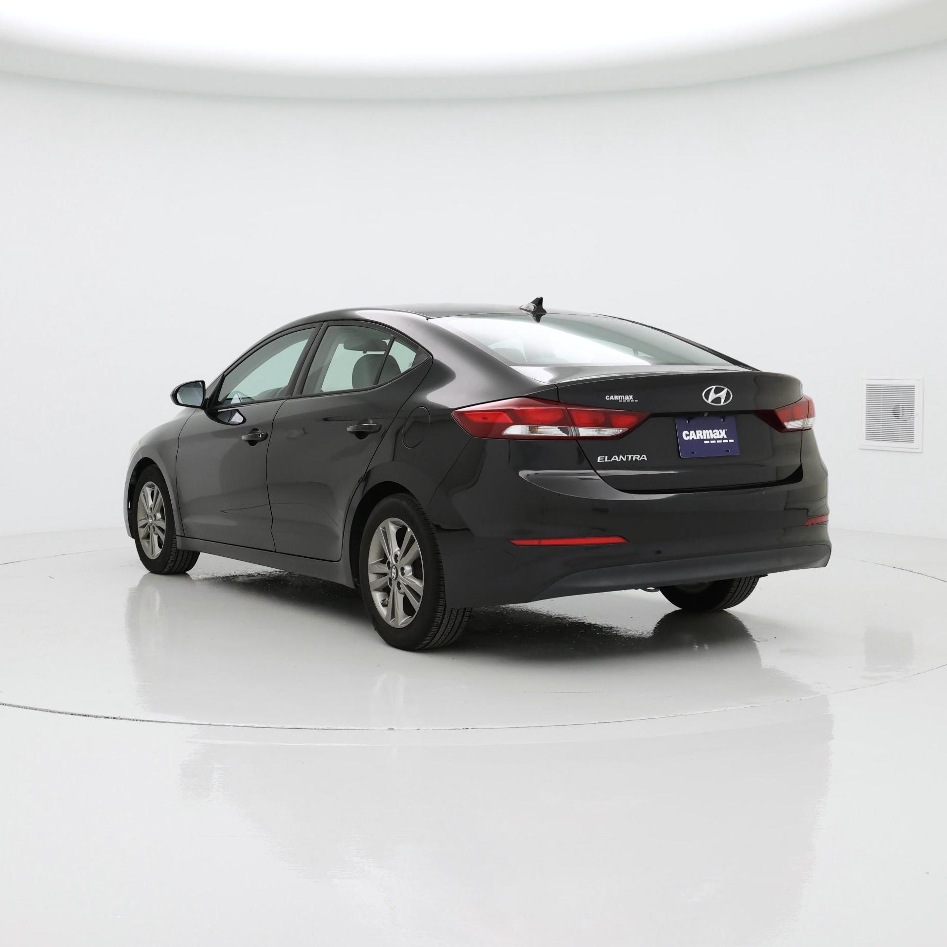 Thumbnail: 2017 Hyundai Elantra - 2