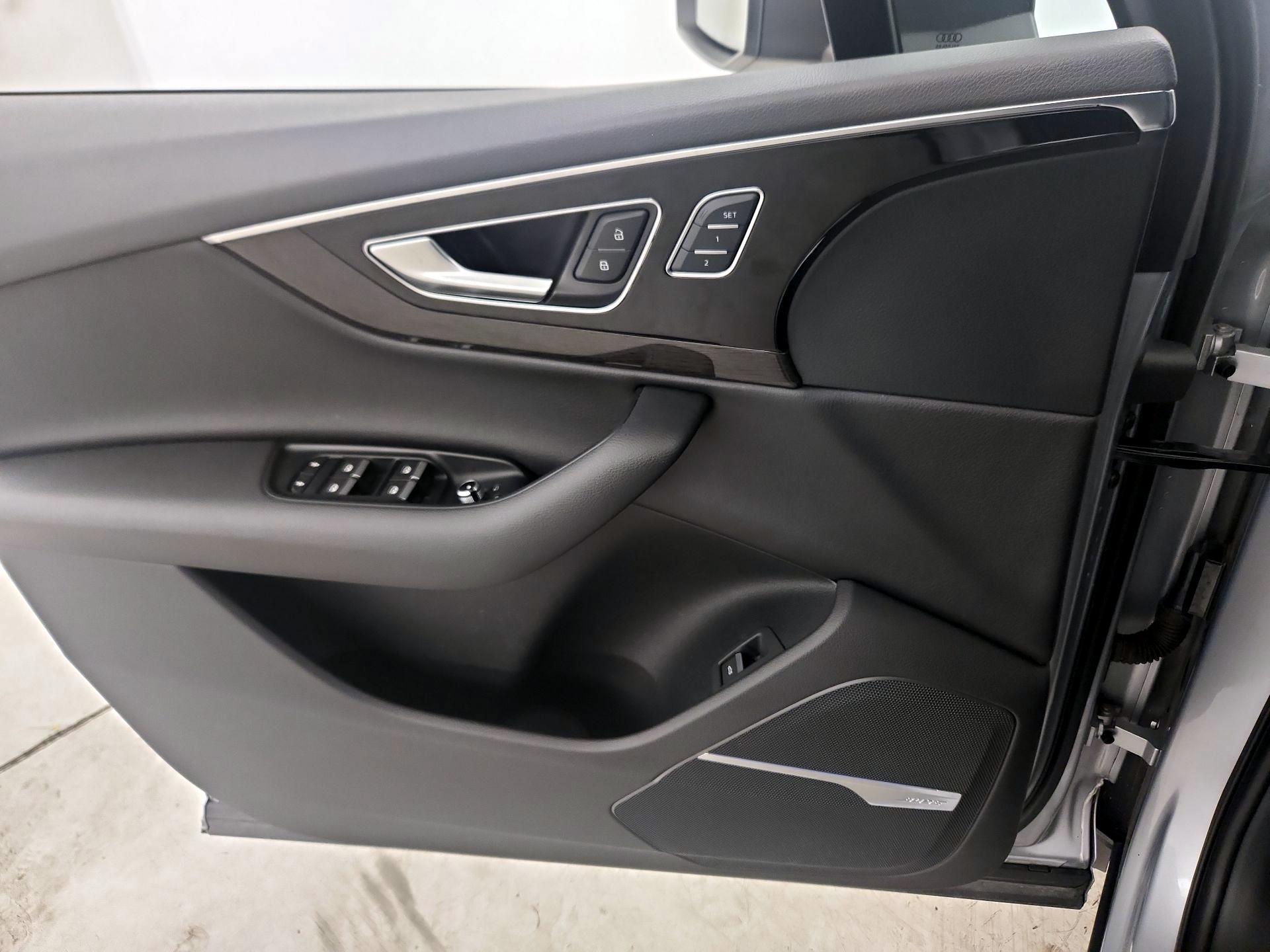 Thumbnail: 2018 Audi Q7 - 12