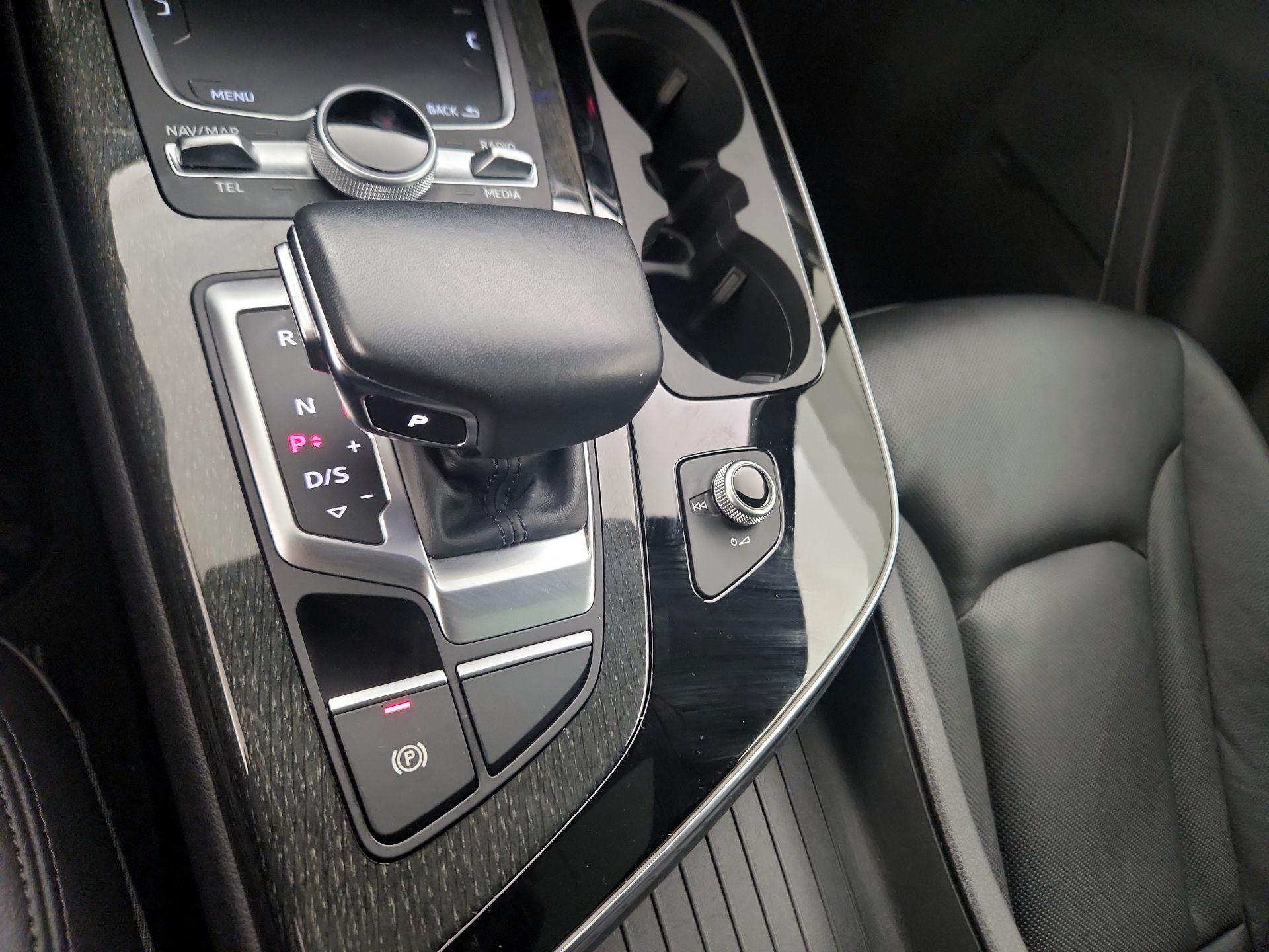 Thumbnail: 2018 Audi Q7 - 18