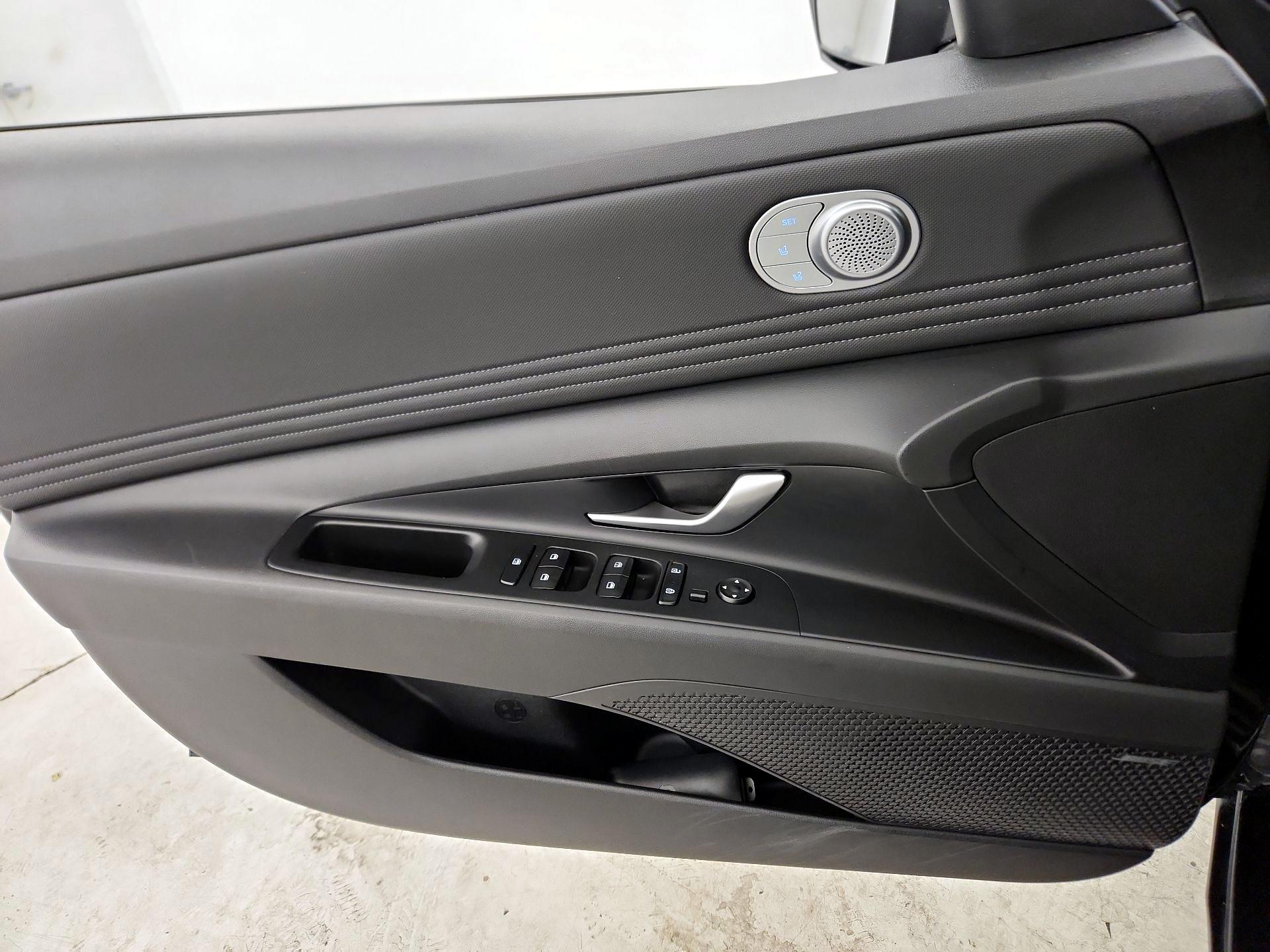 Thumbnail: 2023 Hyundai Elantra - 12