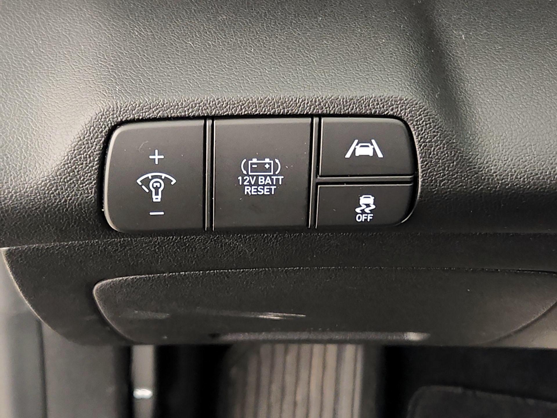 Thumbnail: 2023 Hyundai Elantra - 13