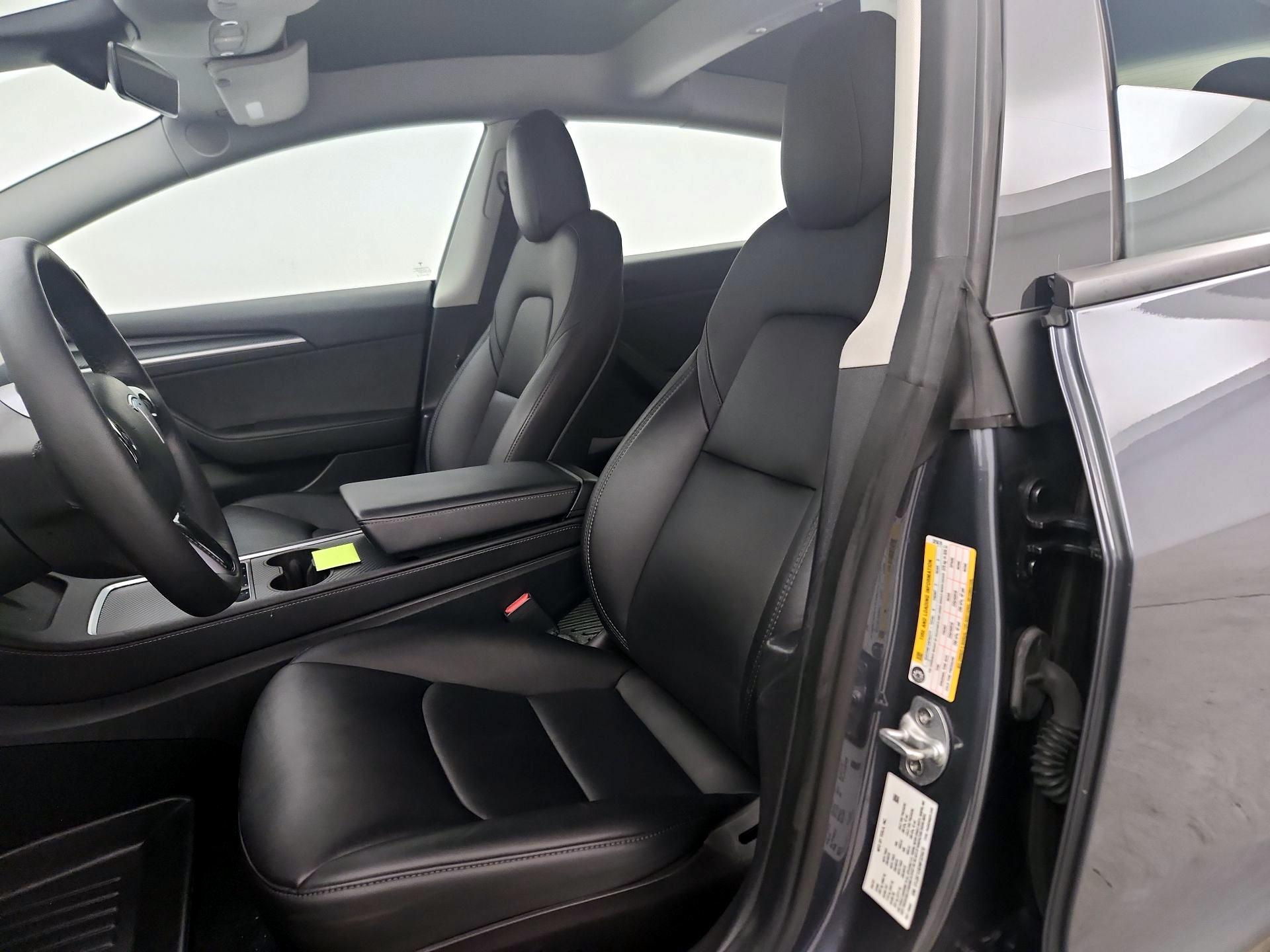 Thumbnail: 2022 Tesla Model 3 - 11