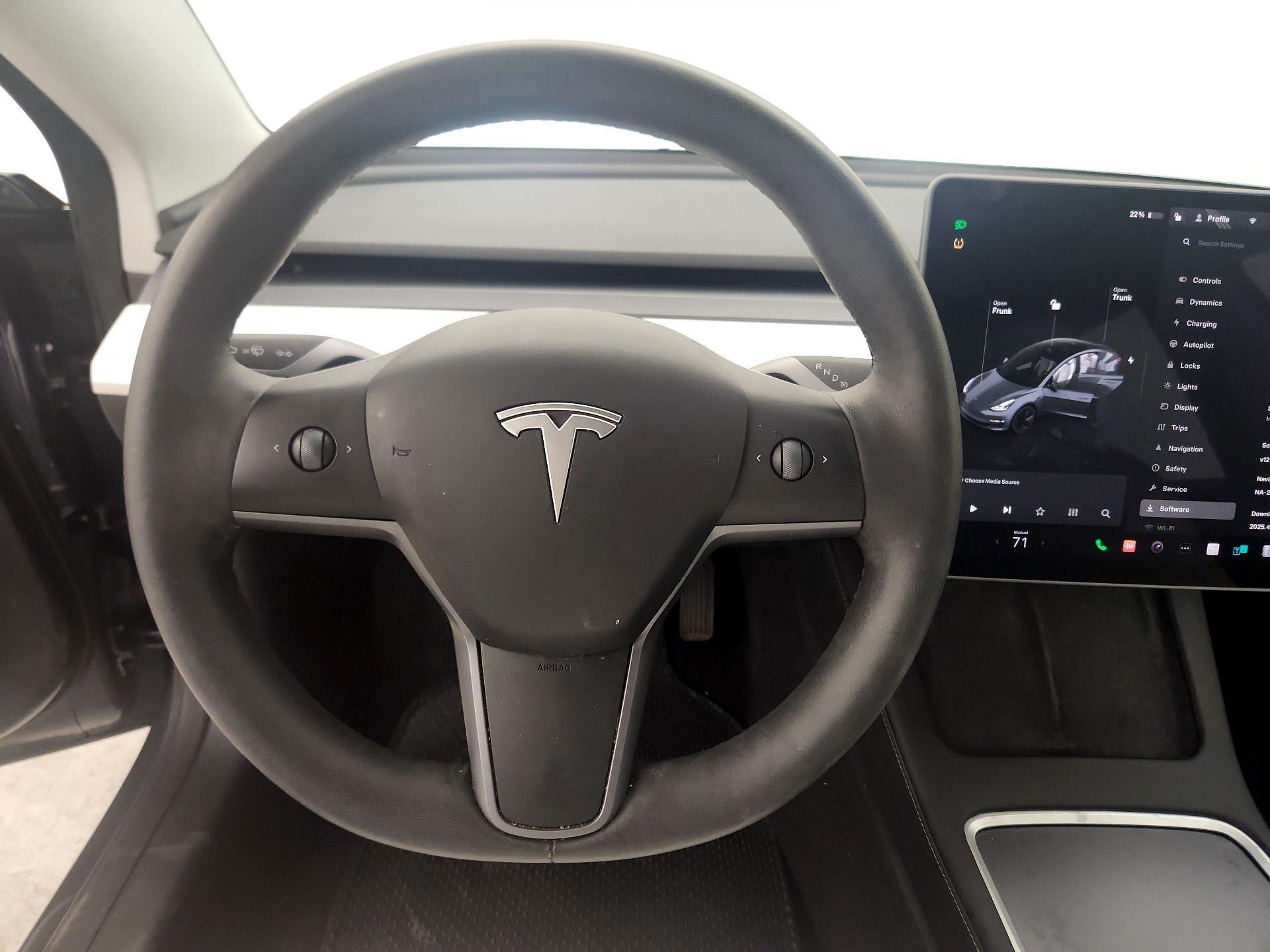 Thumbnail: 2023 Tesla Model 3 - 10