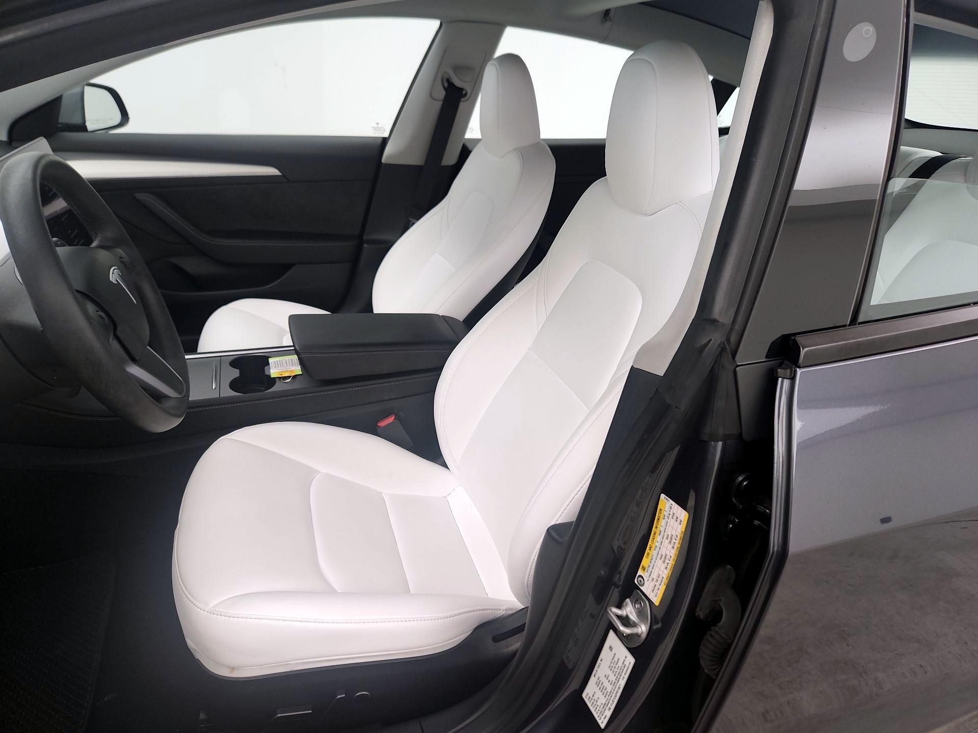 Thumbnail: 2023 Tesla Model 3 - 11