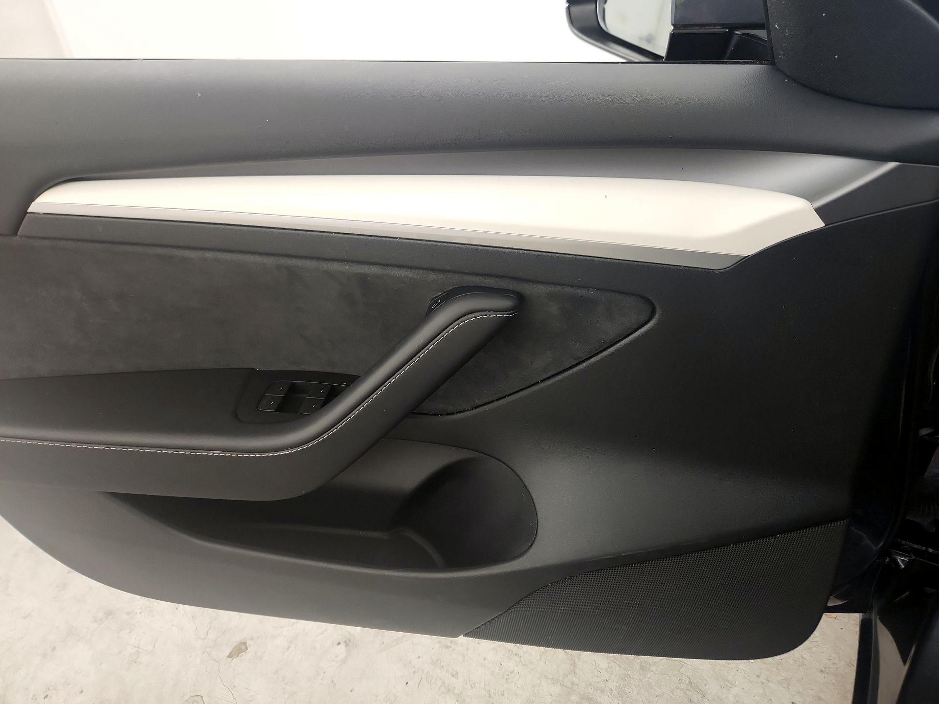 Thumbnail: 2023 Tesla Model 3 - 12