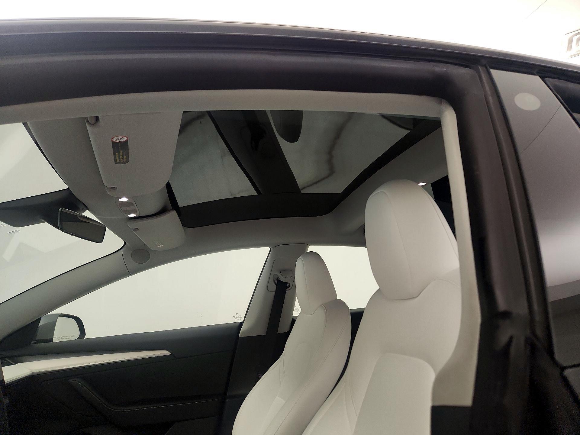 Thumbnail: 2023 Tesla Model 3 - 20