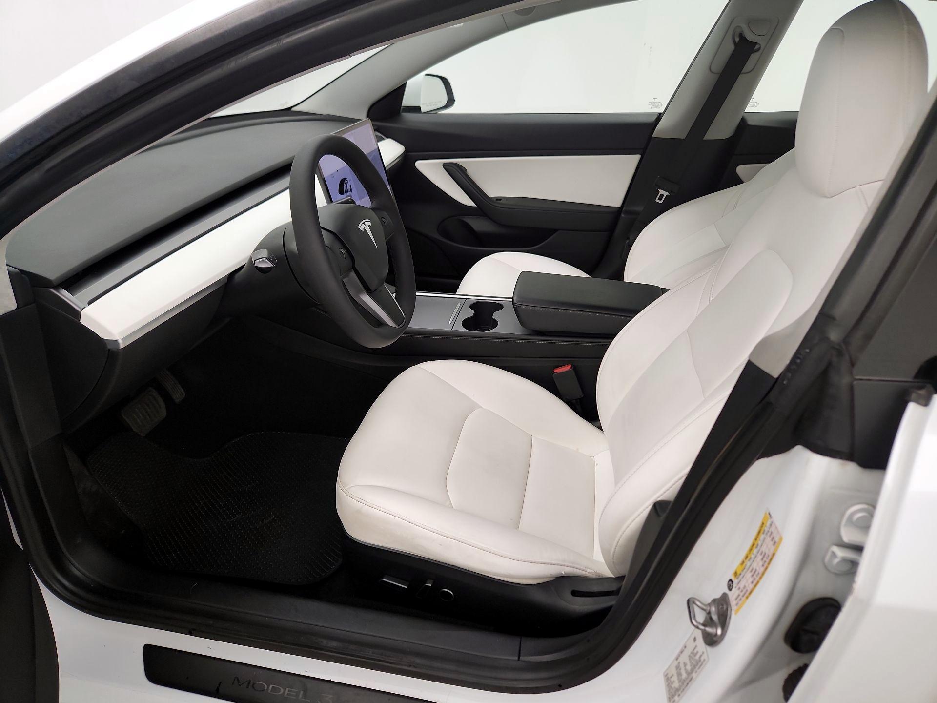 Thumbnail: 2021 Tesla Model 3 - 11