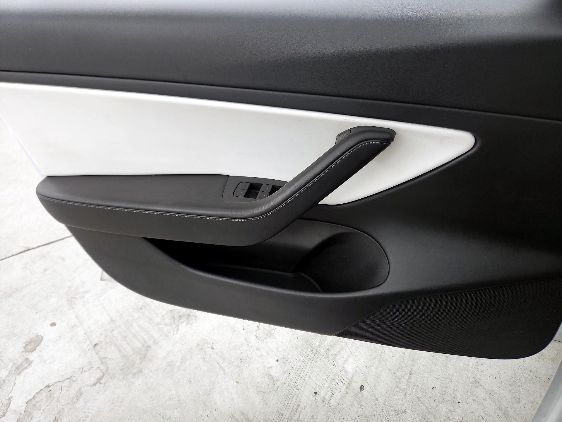 Thumbnail: 2021 Tesla Model 3 - 12