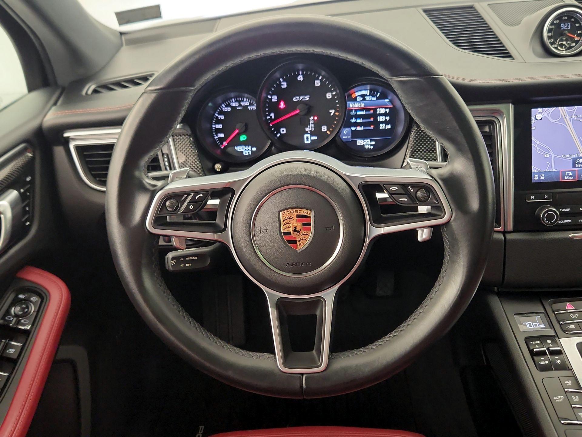 Thumbnail: 2018 Porsche Macan - 10