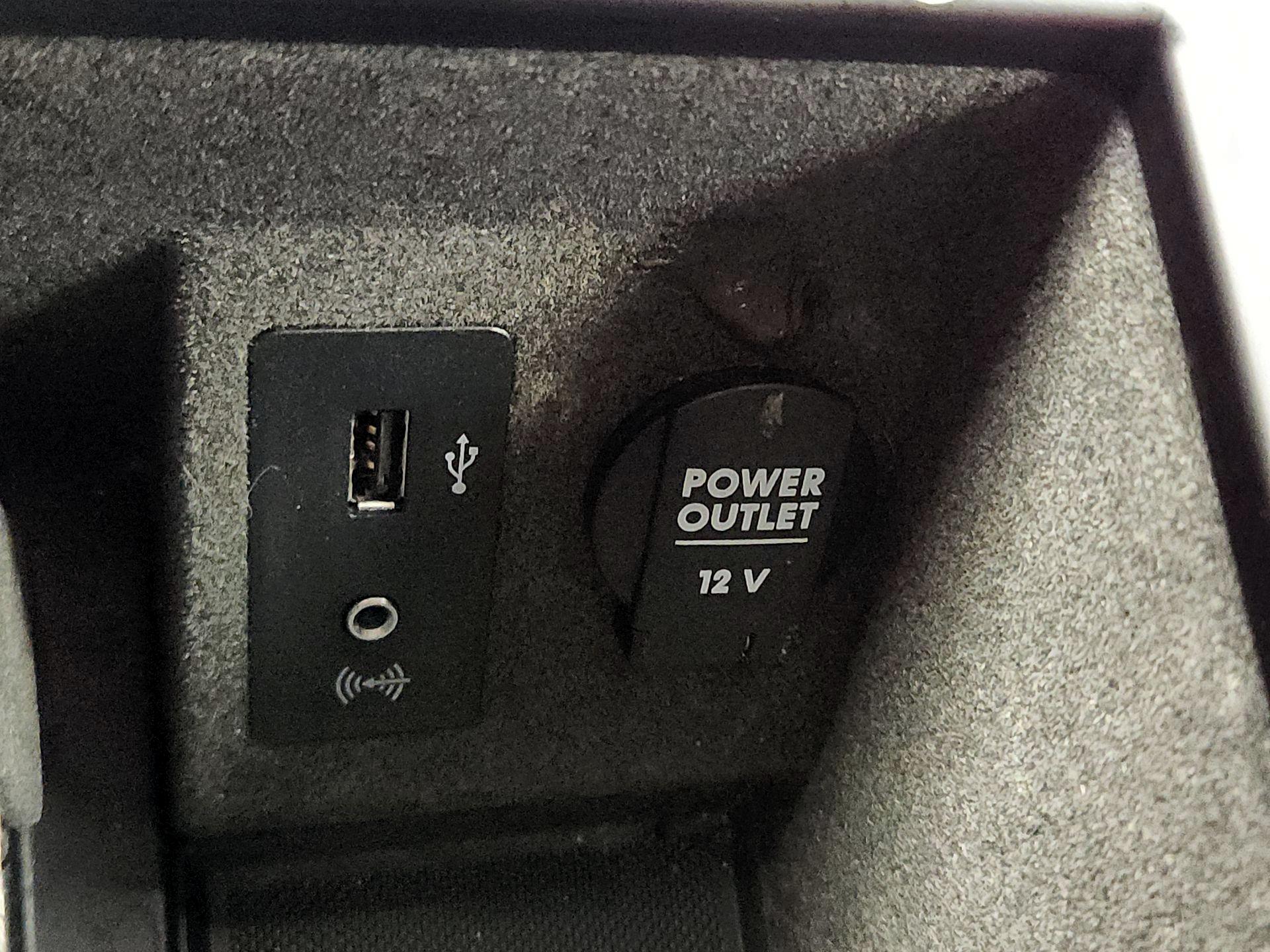 Thumbnail: 2018 Porsche Macan - 19