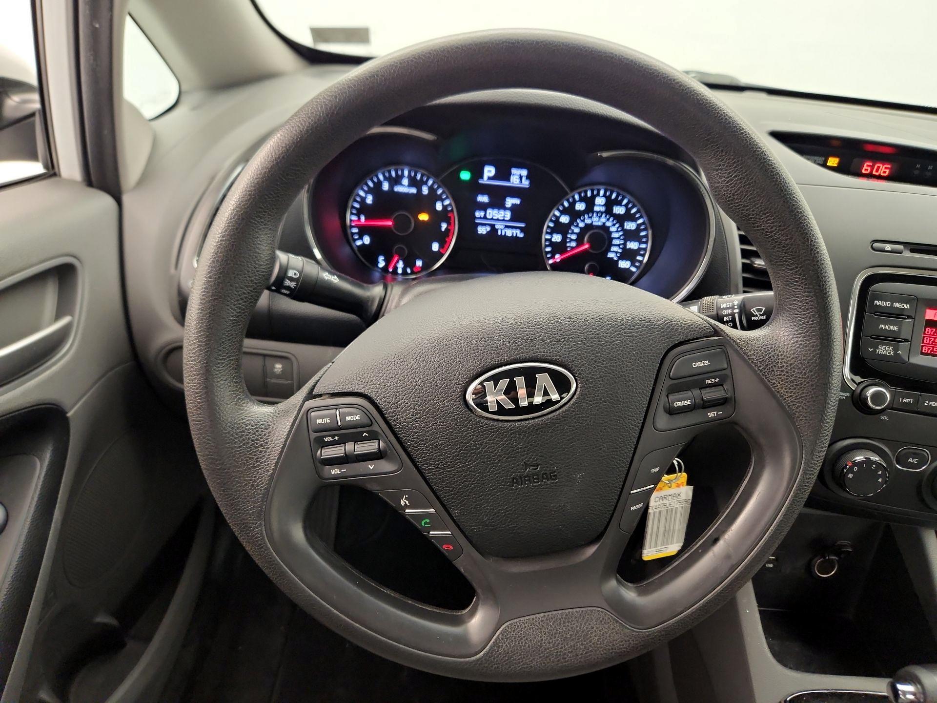 Thumbnail: 2018 Kia Forte - 10