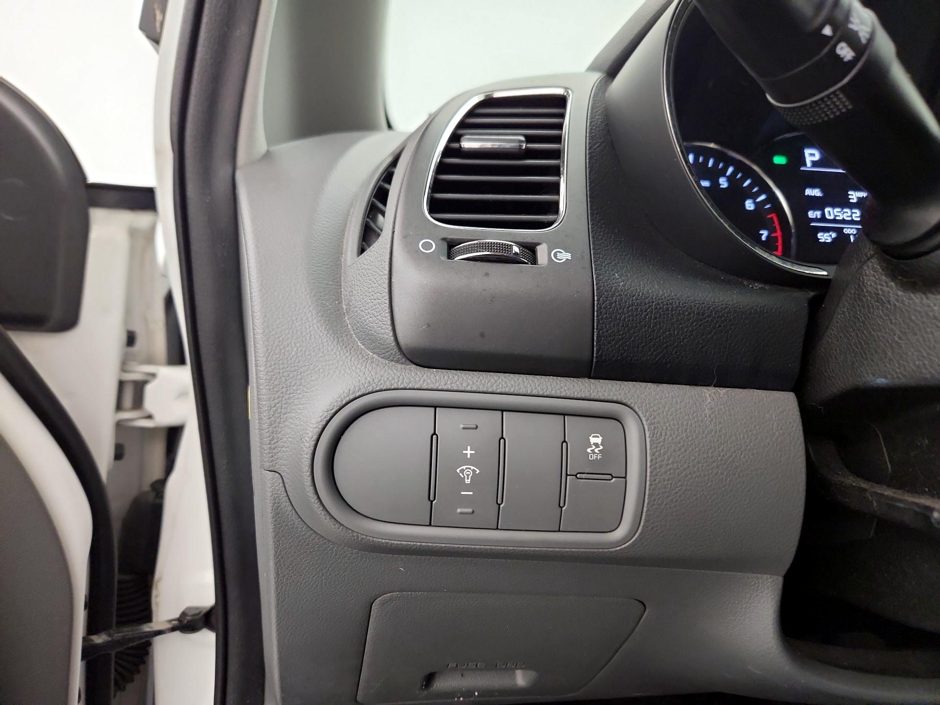 Thumbnail: 2018 Kia Forte - 13