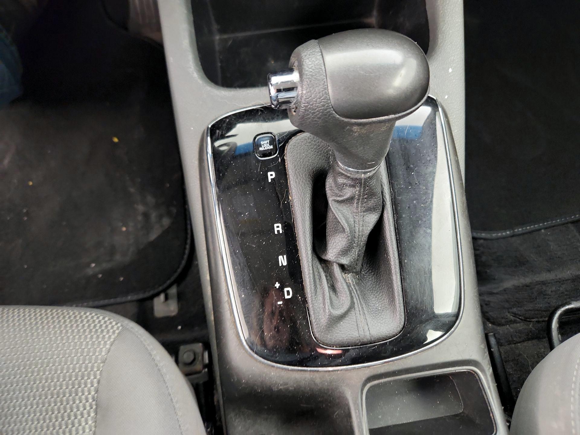 Thumbnail: 2018 Kia Forte - 16