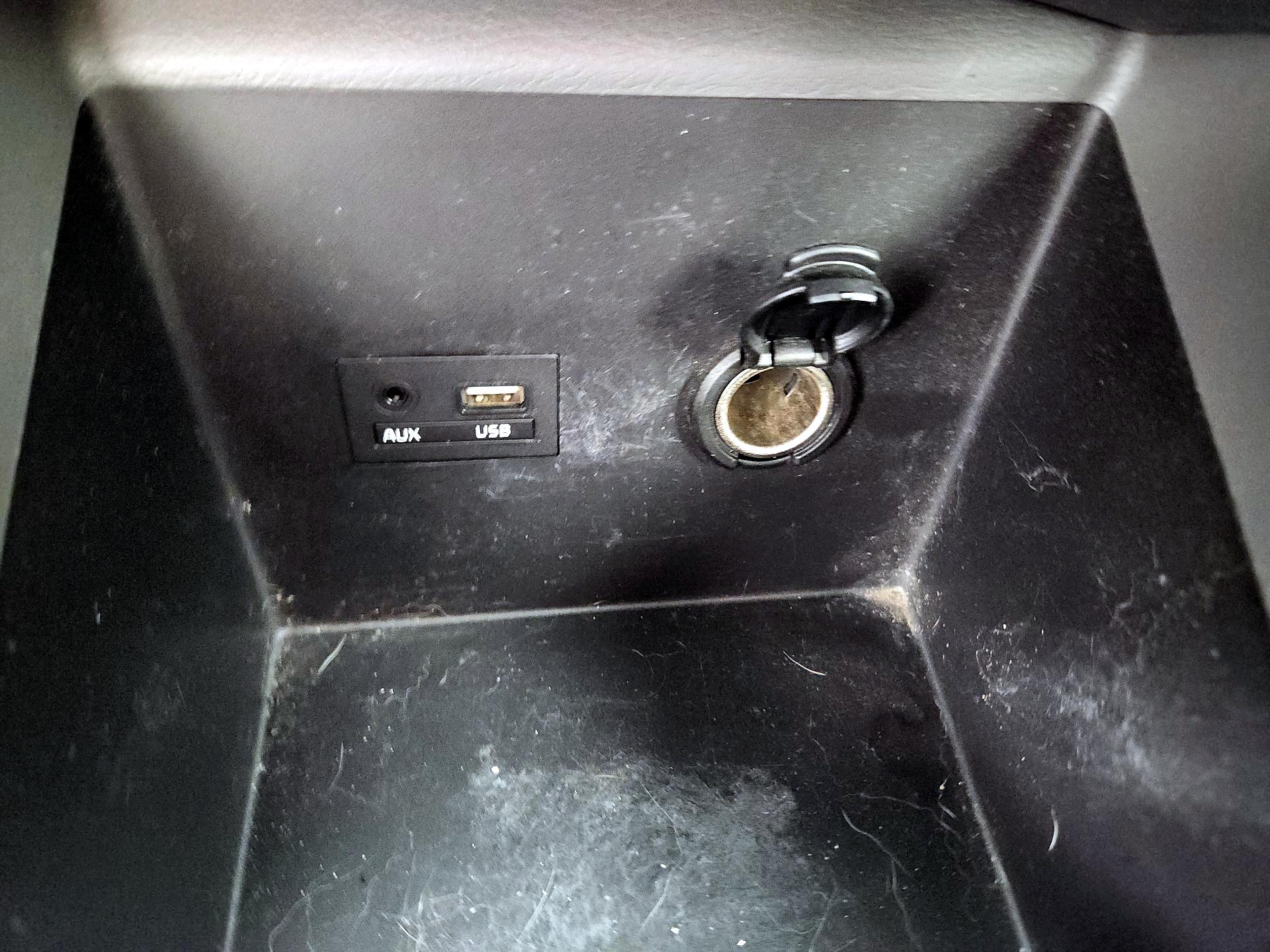 Thumbnail: 2018 Kia Forte - 17