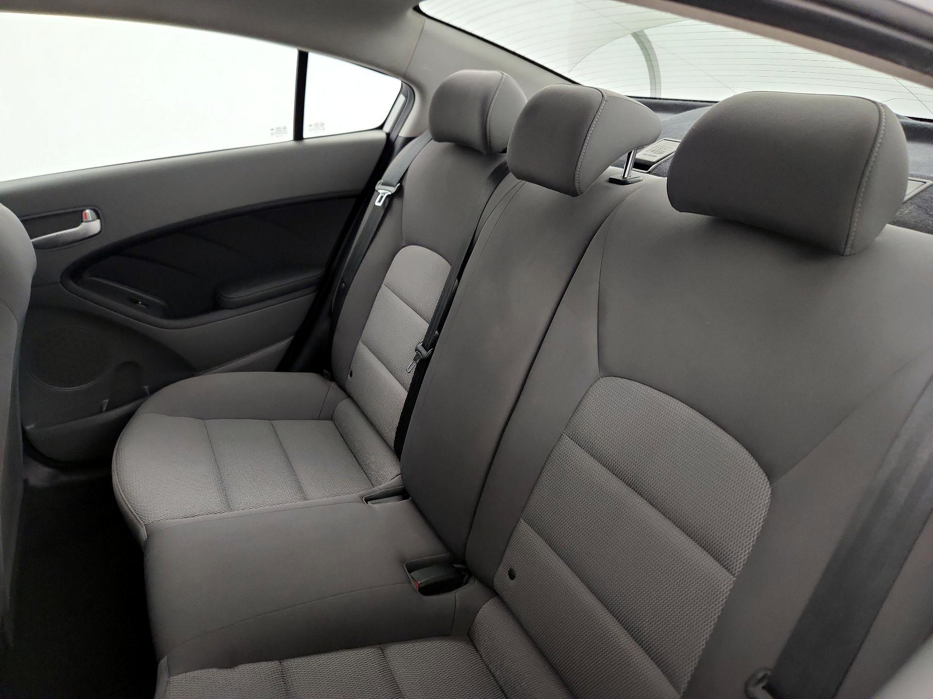 Thumbnail: 2018 Kia Forte - 18