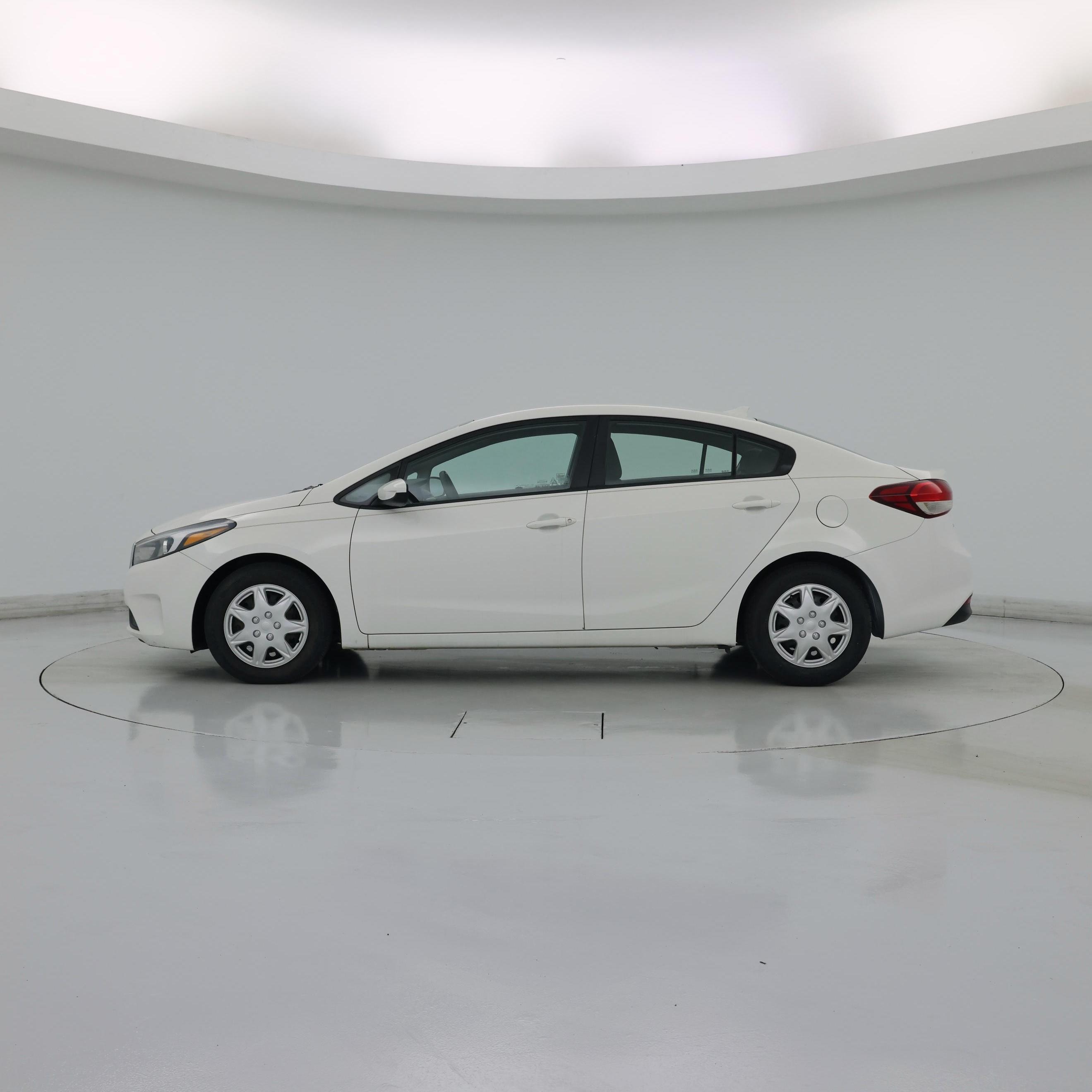 Thumbnail: 2018 Kia Forte - 3