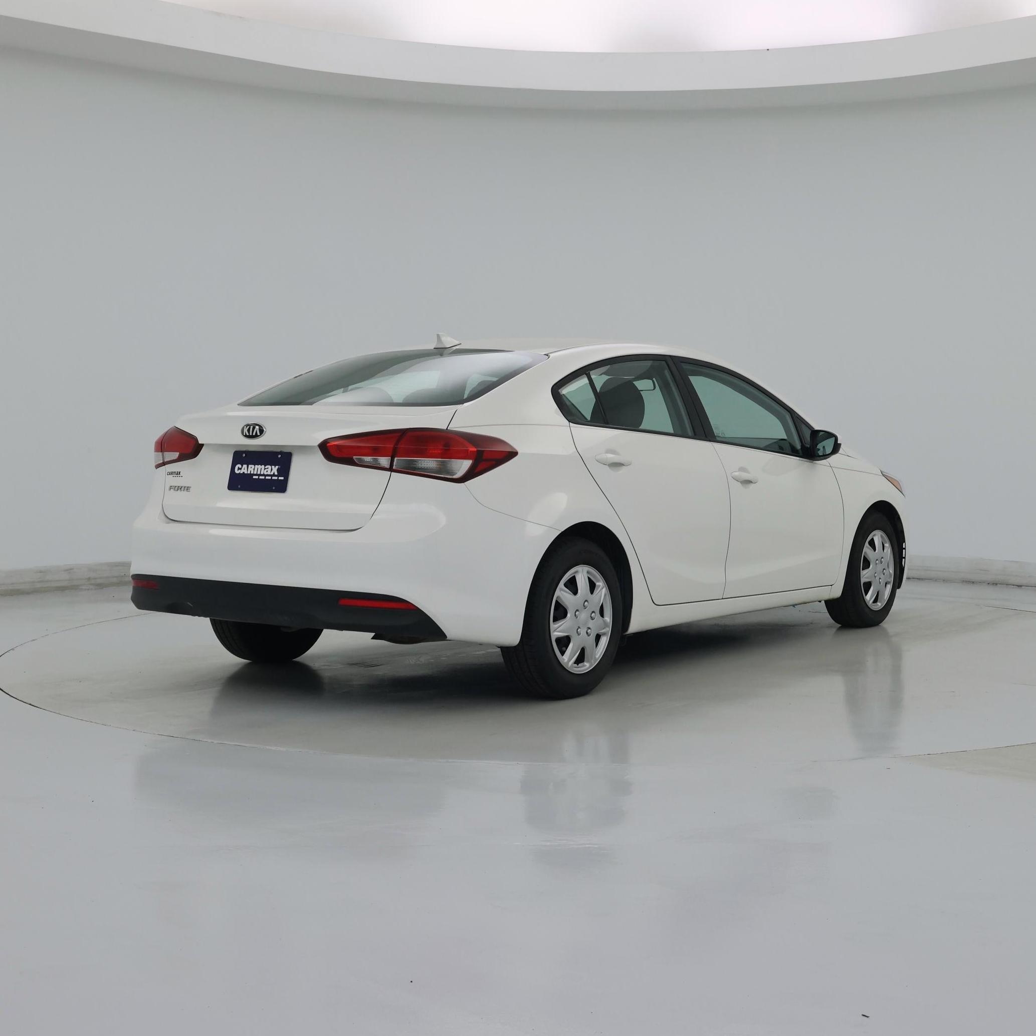 Thumbnail: 2018 Kia Forte - 8