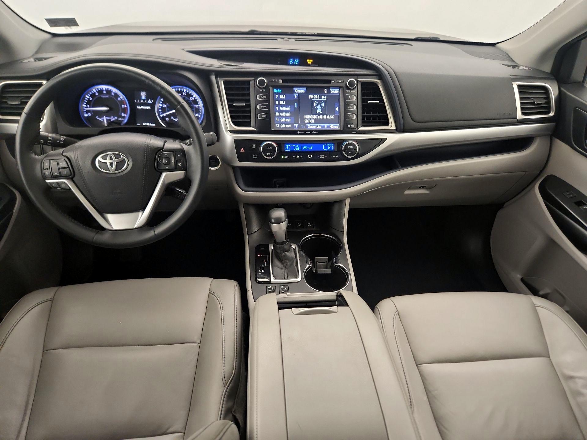 Thumbnail: 2016 Toyota Highlander - 9