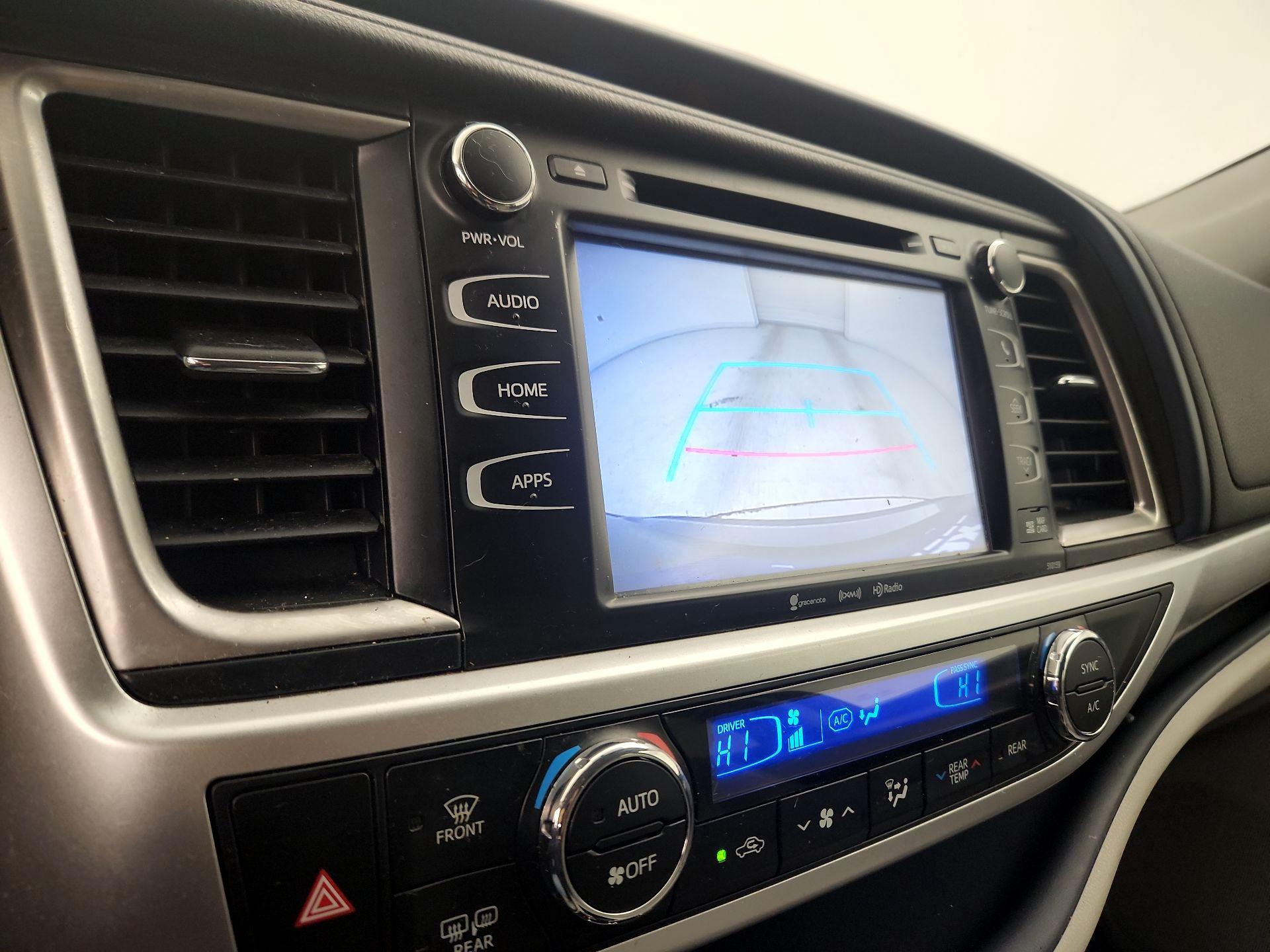 Thumbnail: 2016 Toyota Highlander - 13