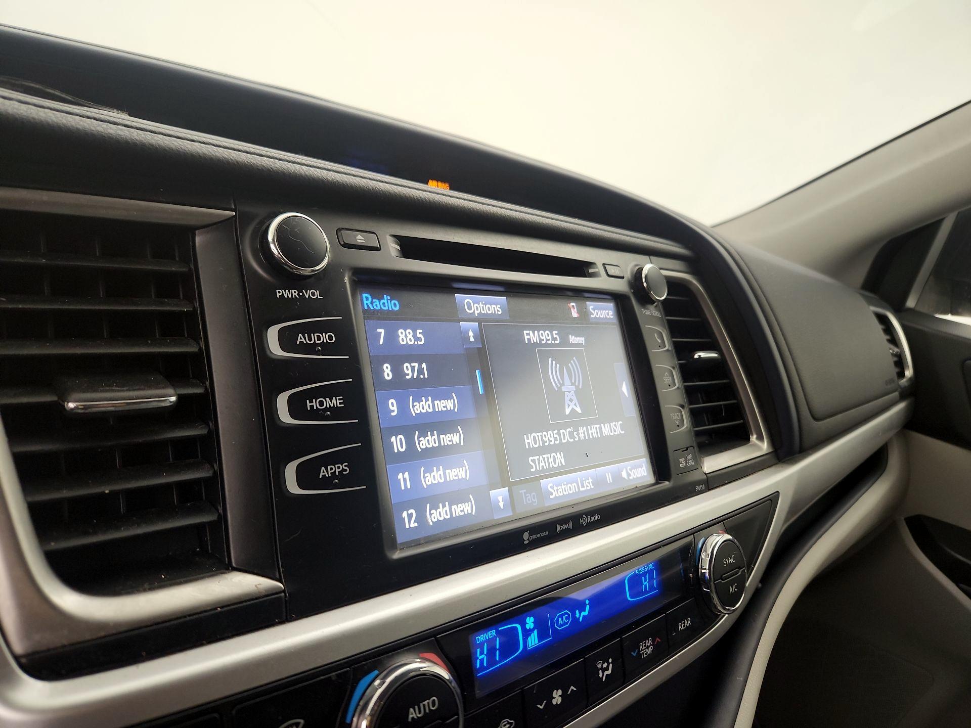 Thumbnail: 2016 Toyota Highlander - 14