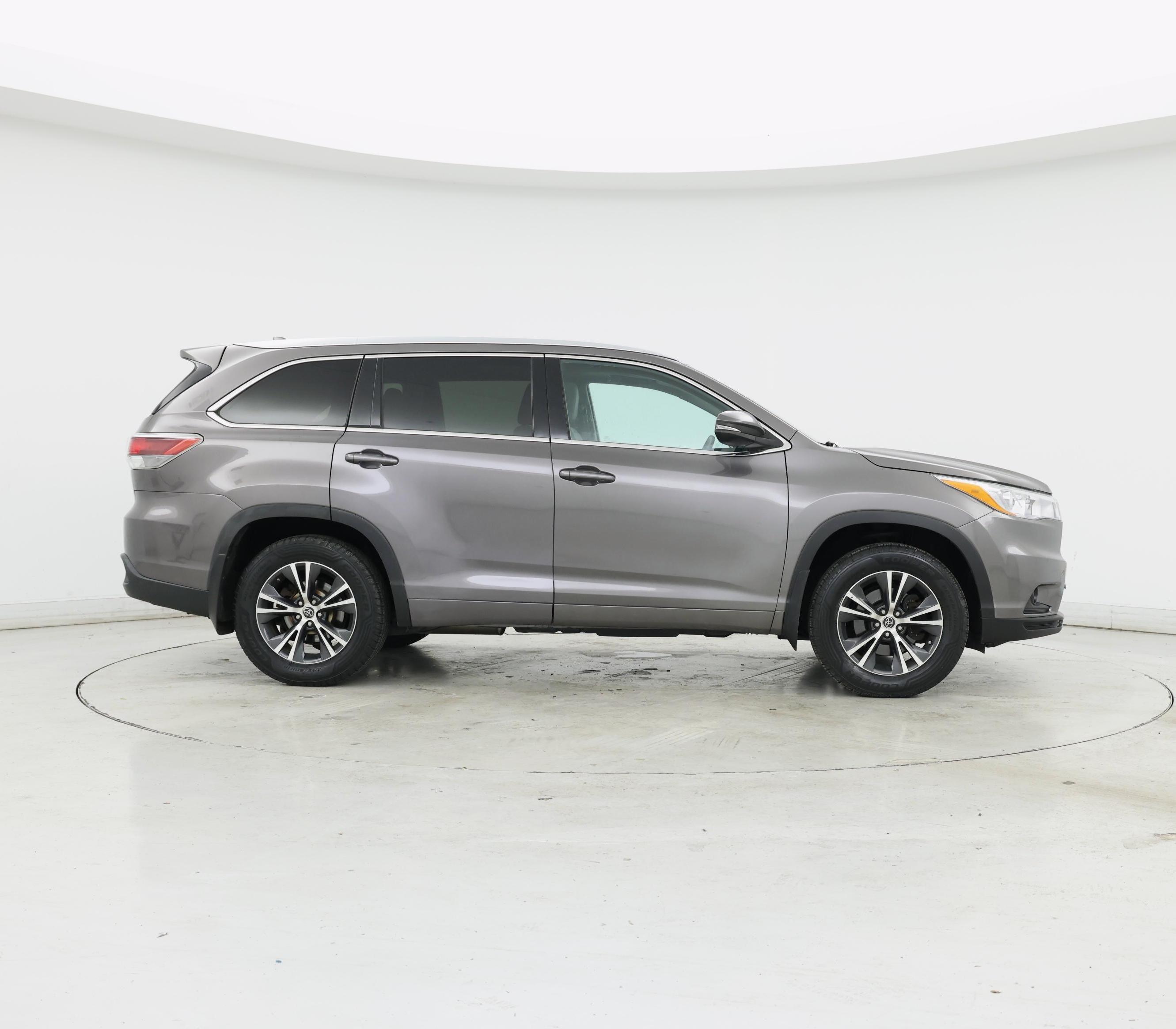 Thumbnail: 2016 Toyota Highlander - 7