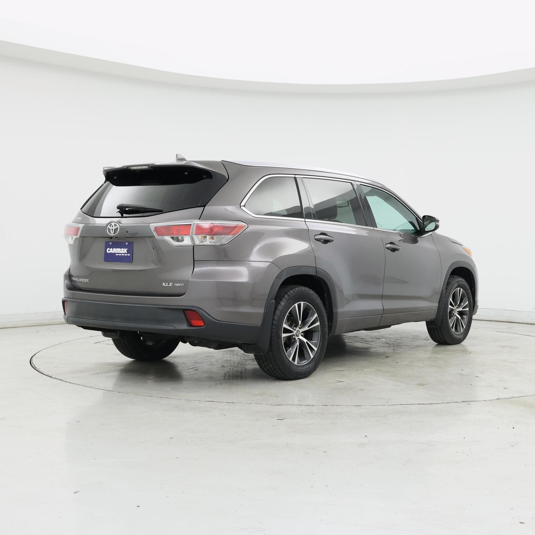 Thumbnail: 2016 Toyota Highlander - 8