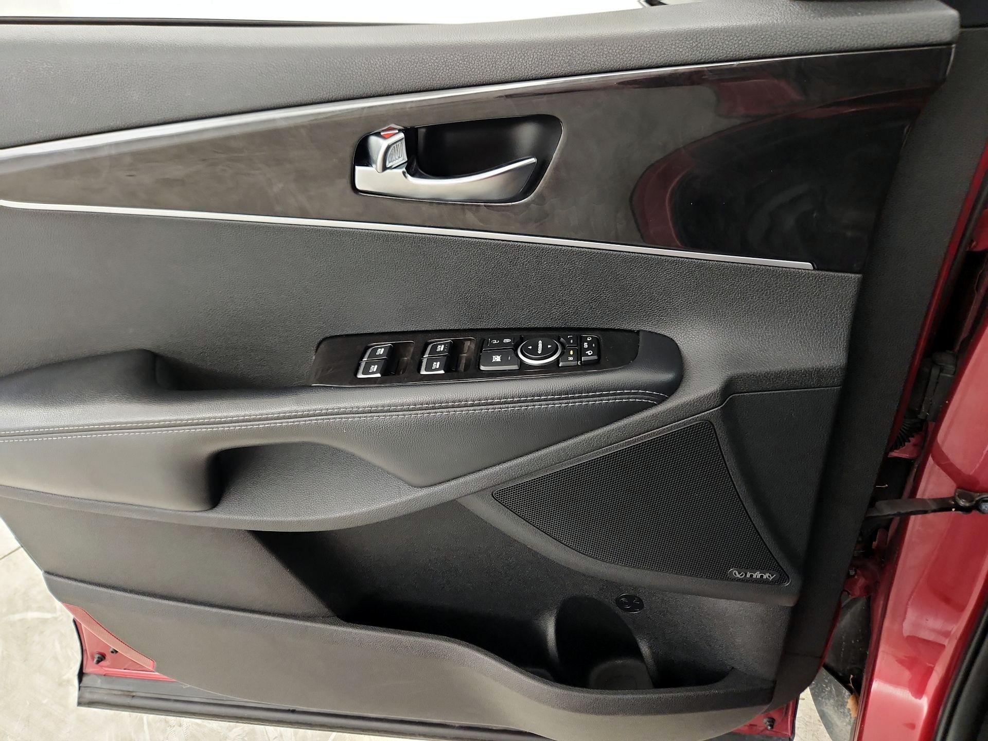 Thumbnail: 2016 Kia Sorento - 12