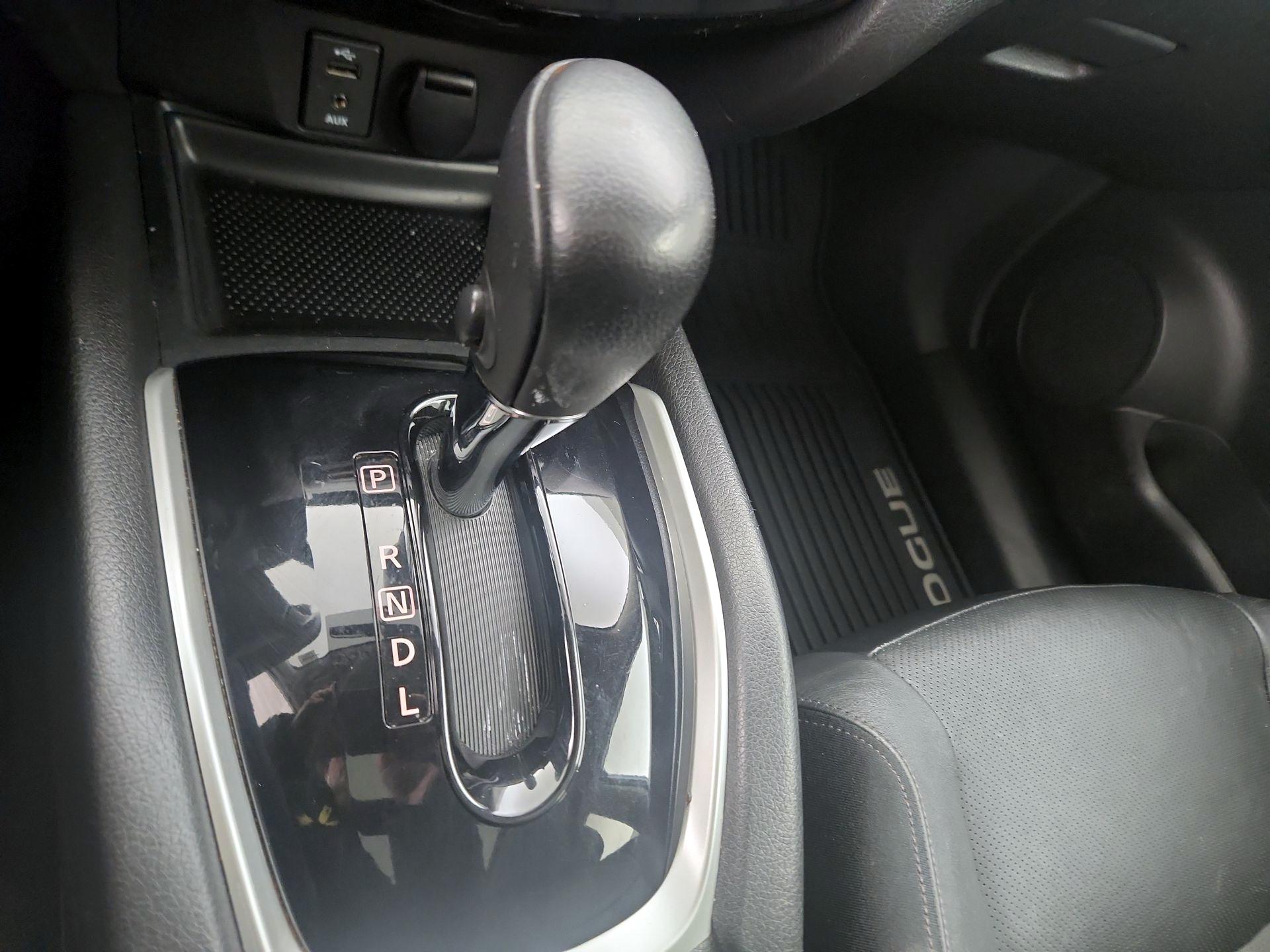 Thumbnail: 2015 Nissan Rogue - 18