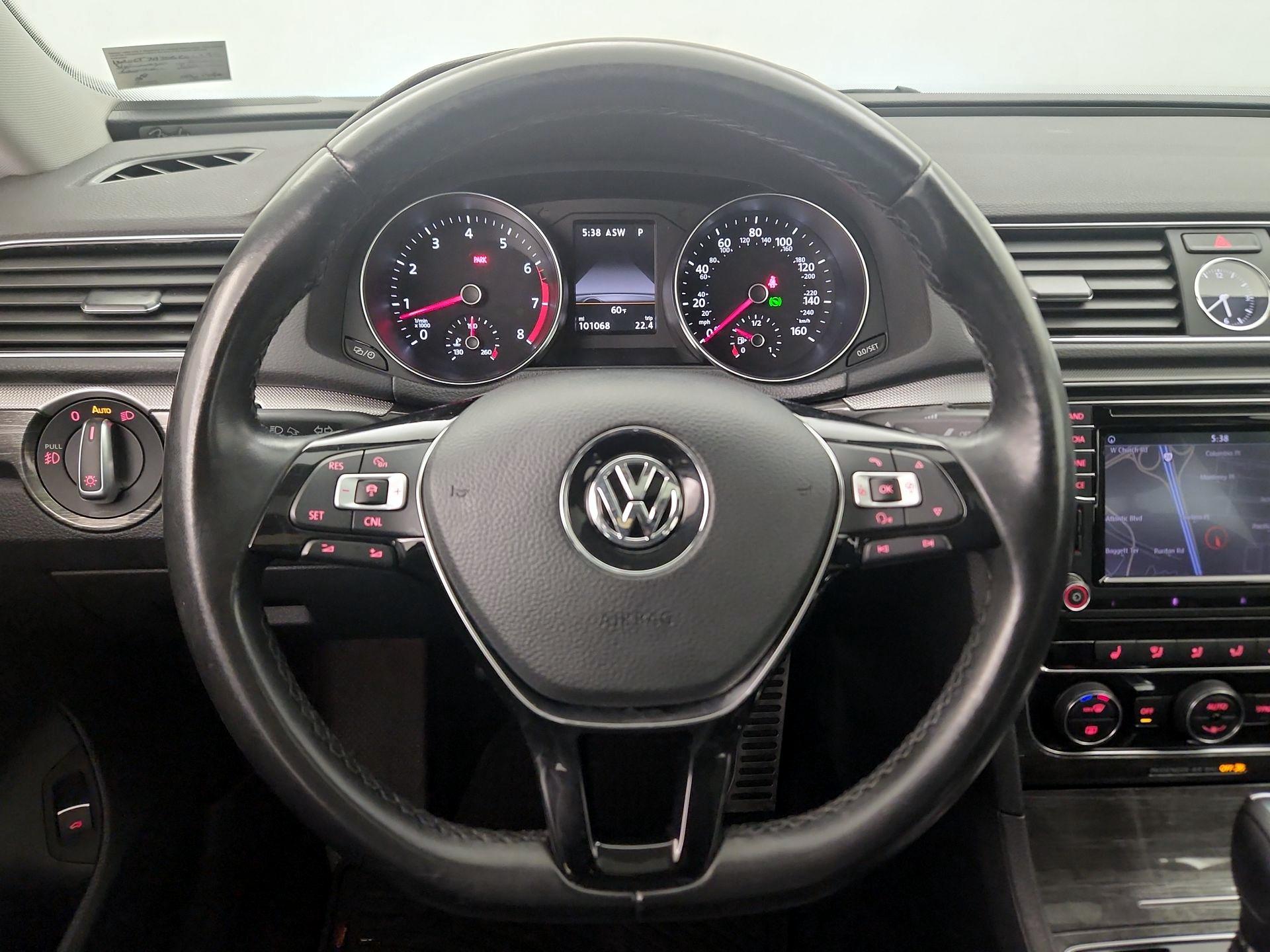 Thumbnail: 2016 Volkswagen Passat - 10