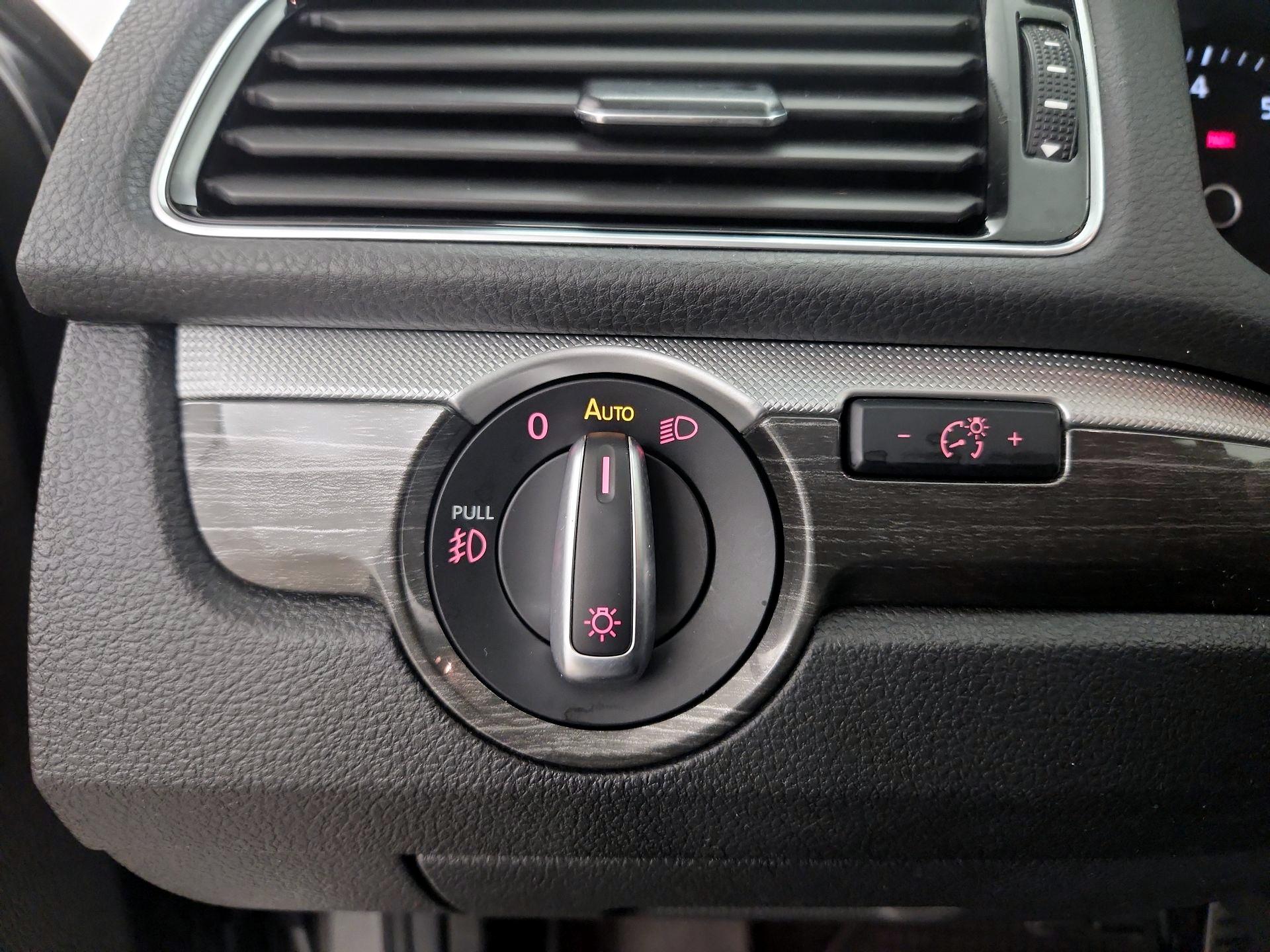 Thumbnail: 2016 Volkswagen Passat - 13