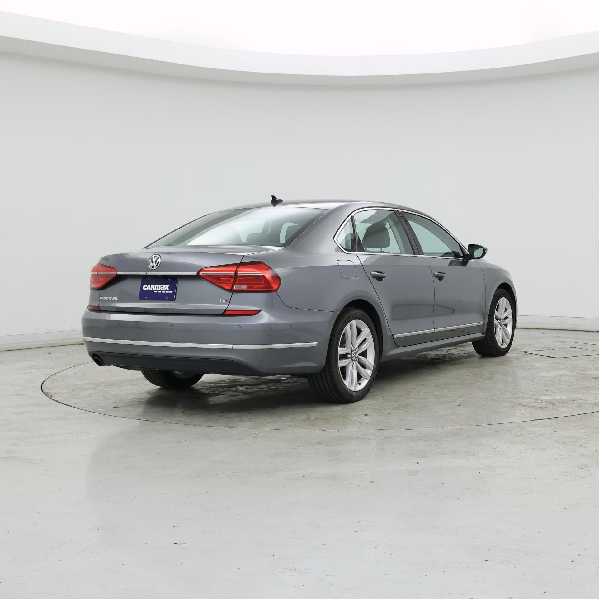 Thumbnail: 2016 Volkswagen Passat - 8