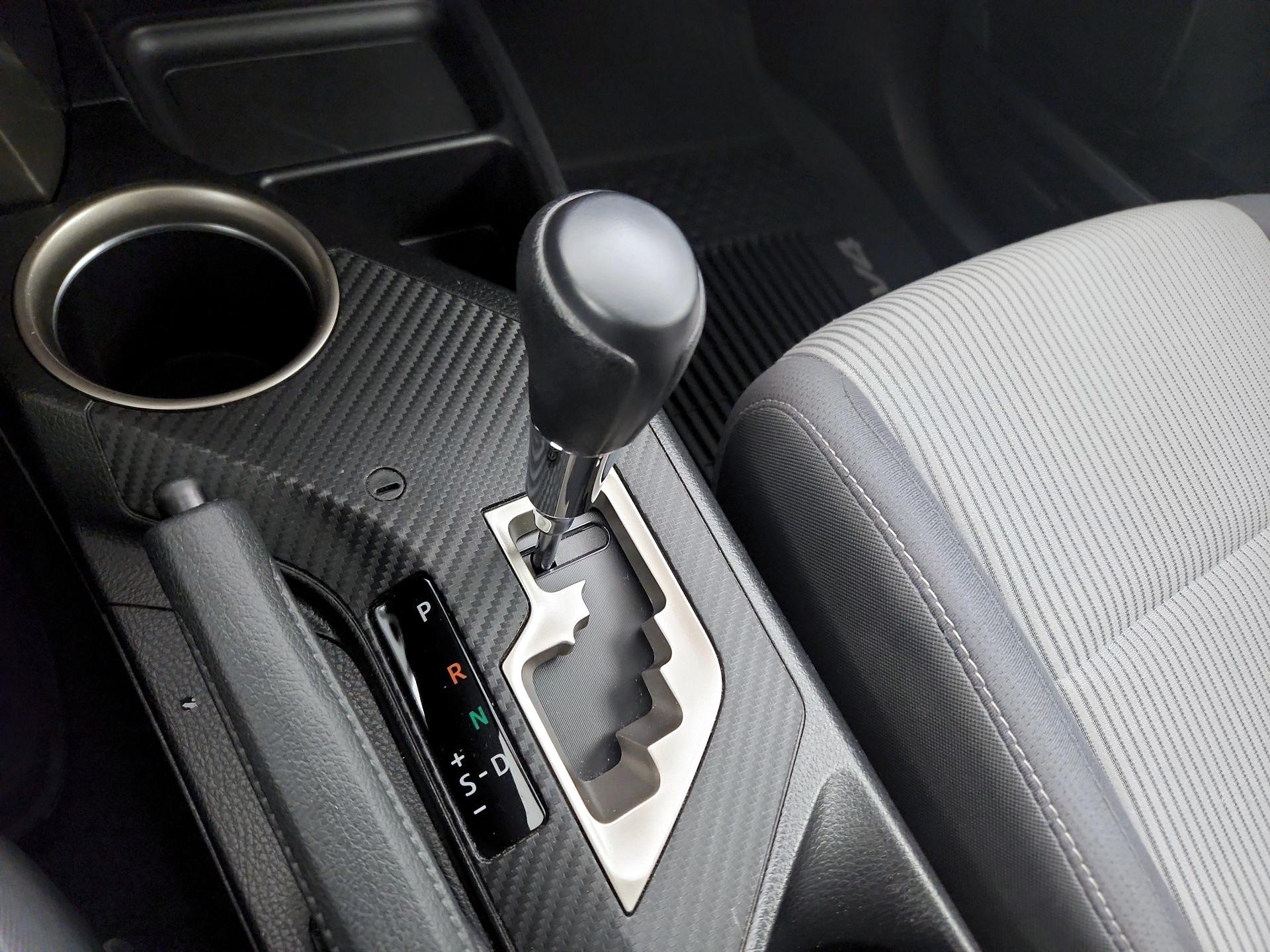 Thumbnail: 2015 Toyota RAV4 - 17