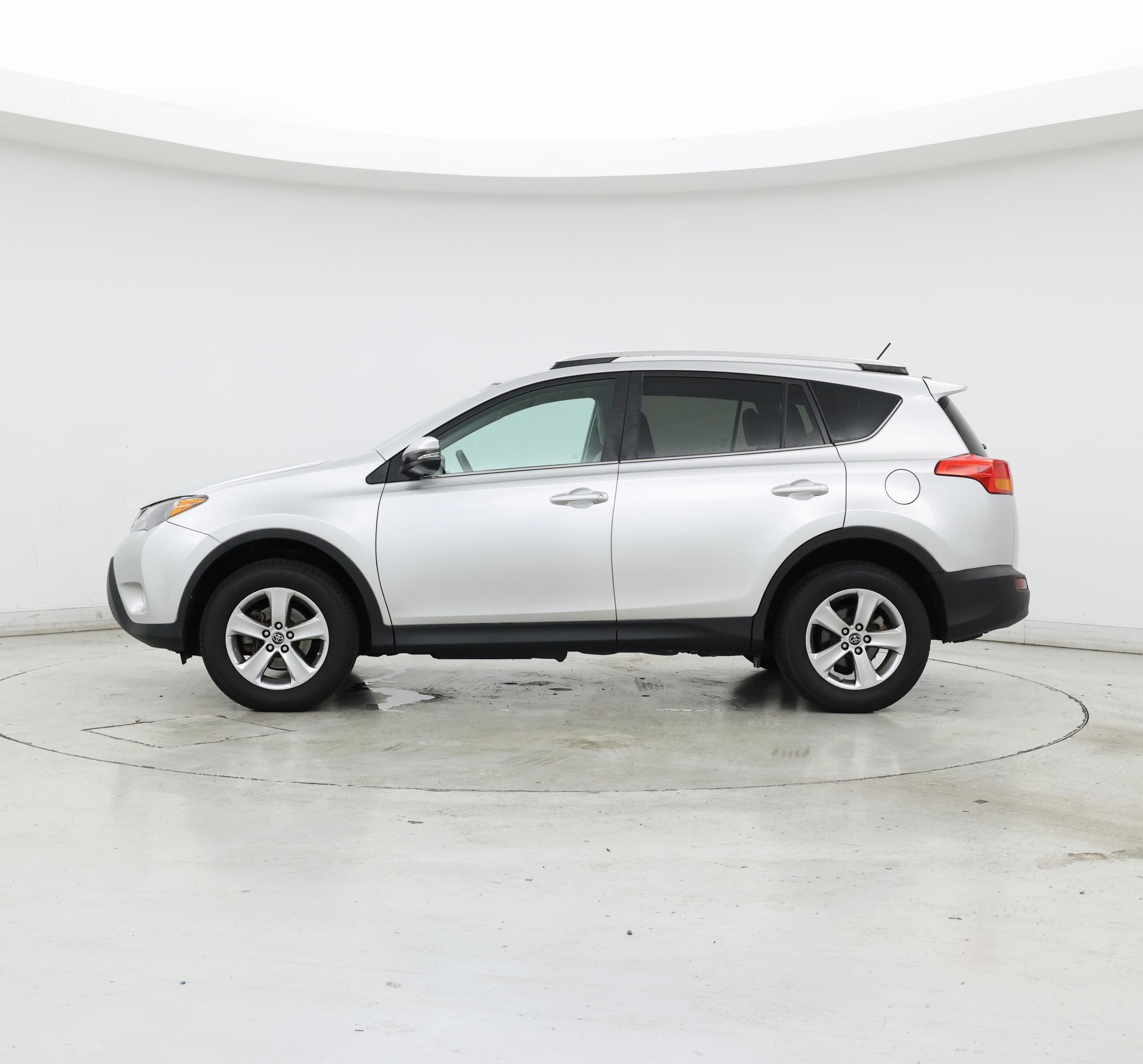 Thumbnail: 2015 Toyota RAV4 - 3