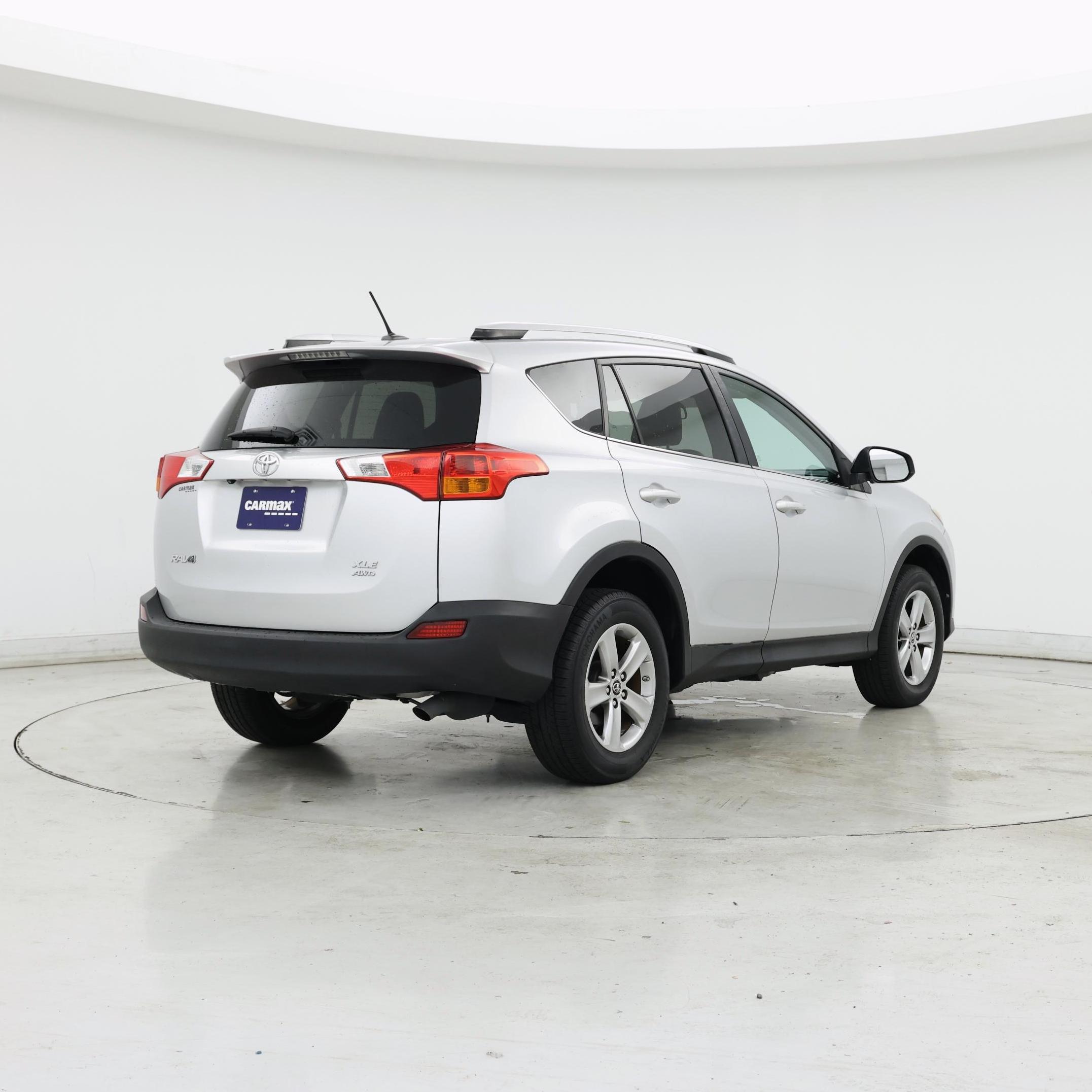 Thumbnail: 2015 Toyota RAV4 - 8