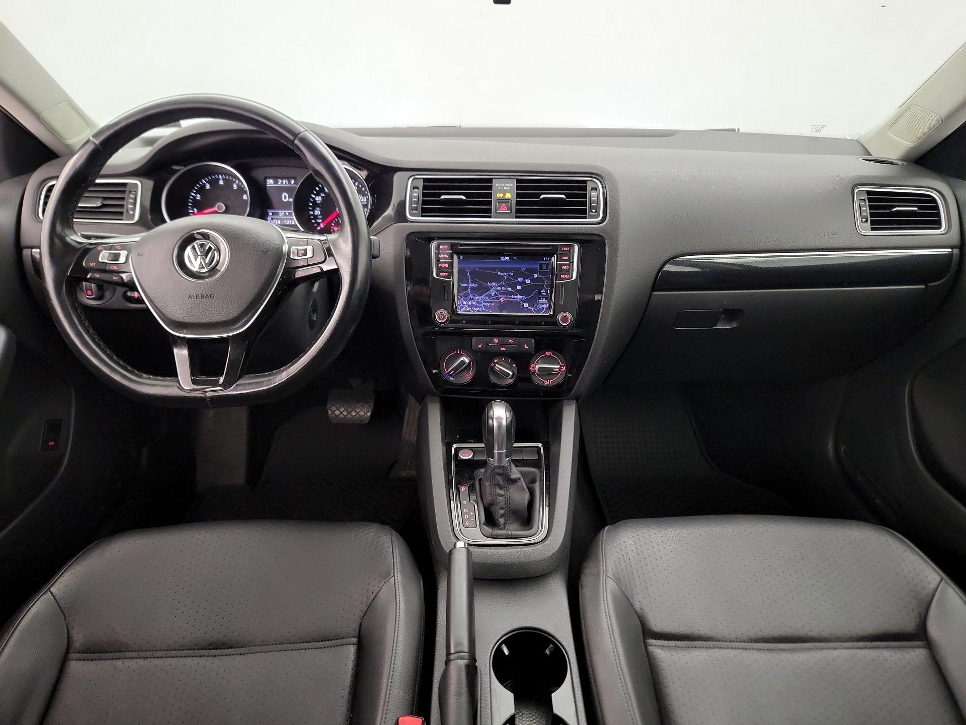 Thumbnail: 2016 Volkswagen Jetta - 9