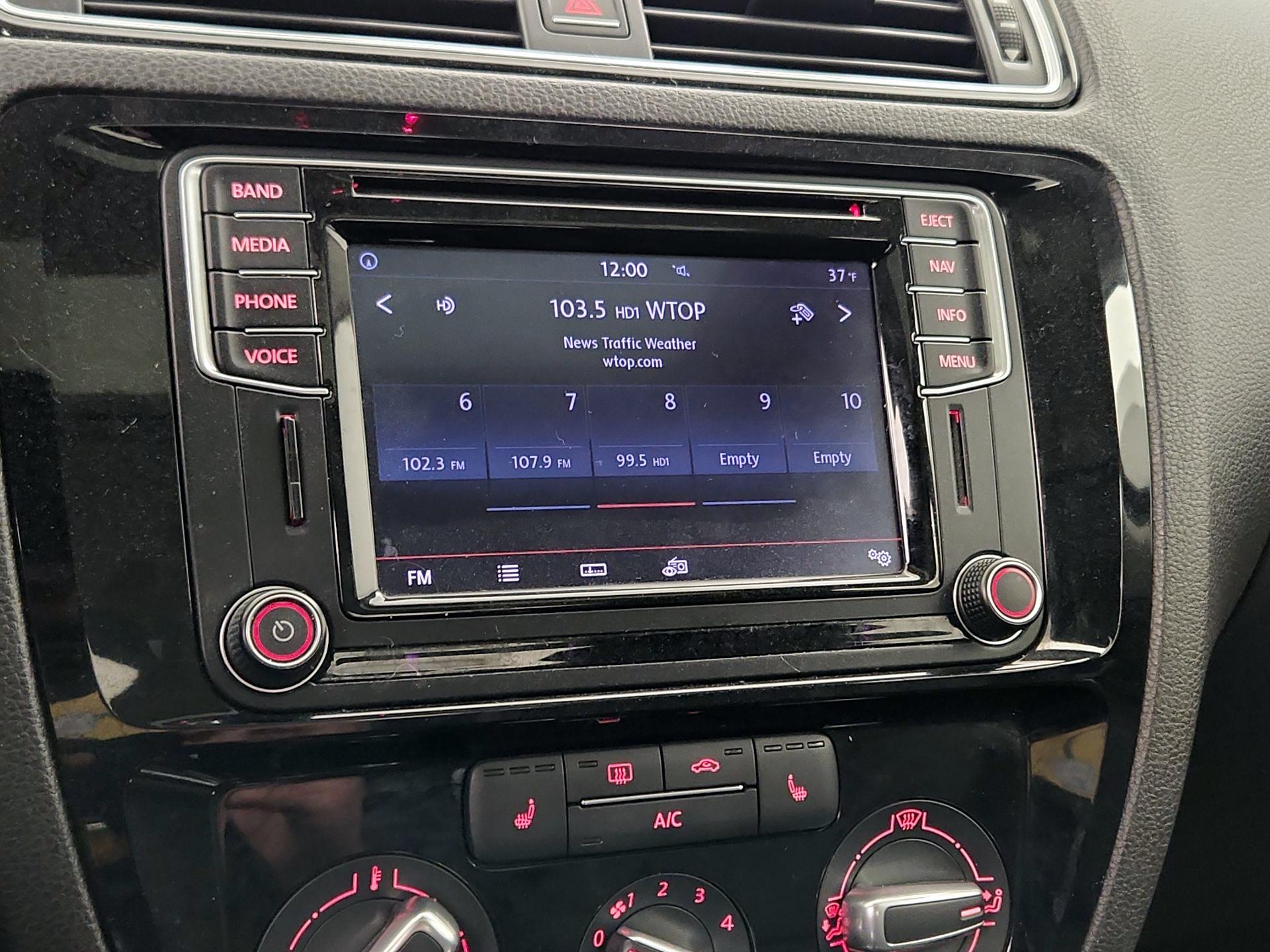 Thumbnail: 2016 Volkswagen Jetta - 16