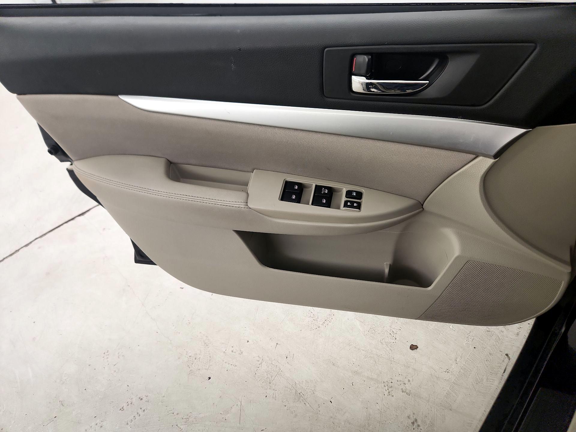 Thumbnail: 2014 Subaru Outback - 12