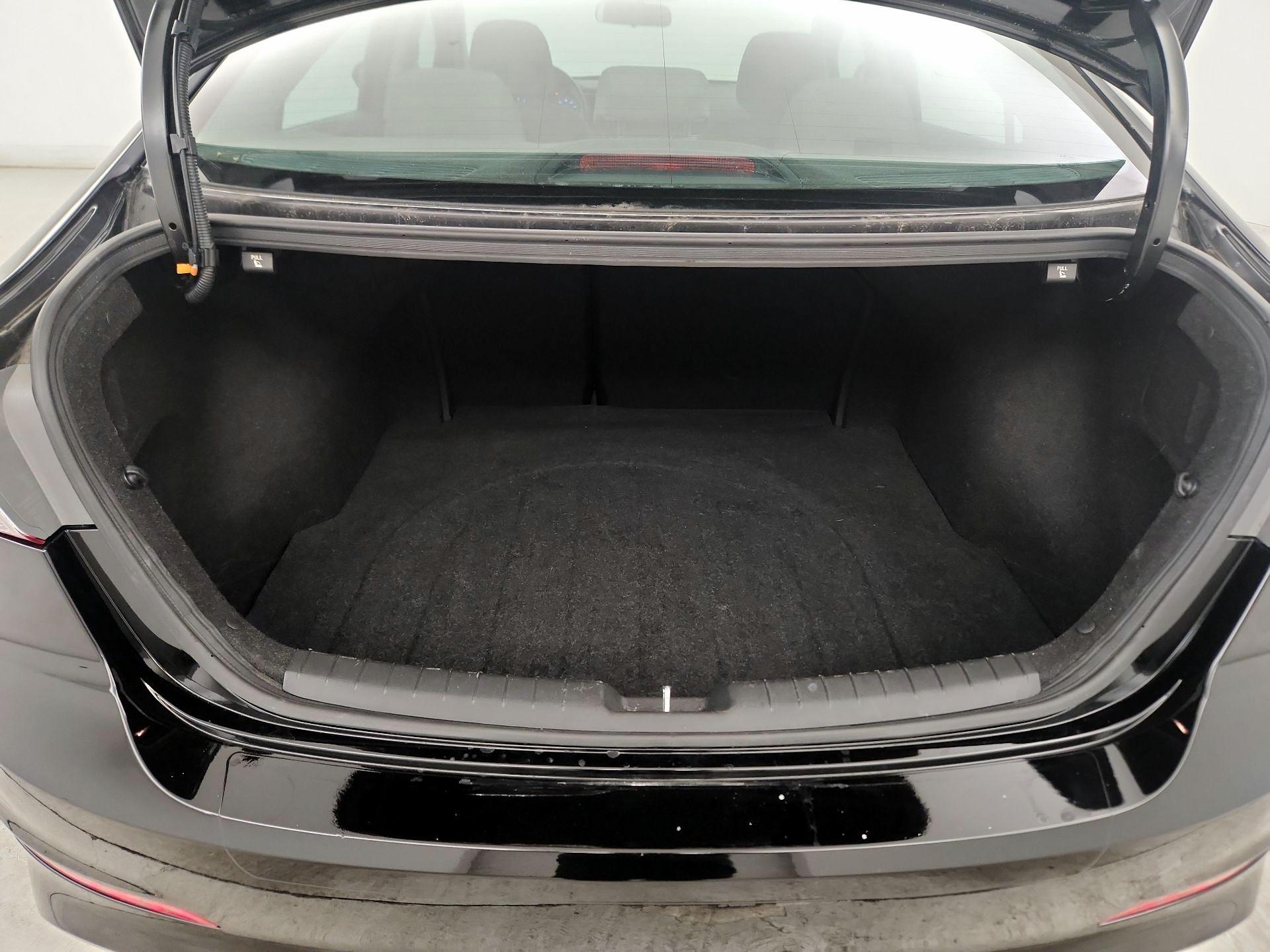 Thumbnail: 2017 Hyundai Elantra - 19