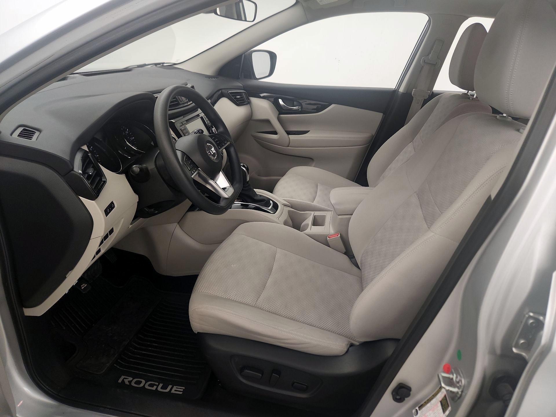 Thumbnail: 2020 Nissan Rogue Sport - 11