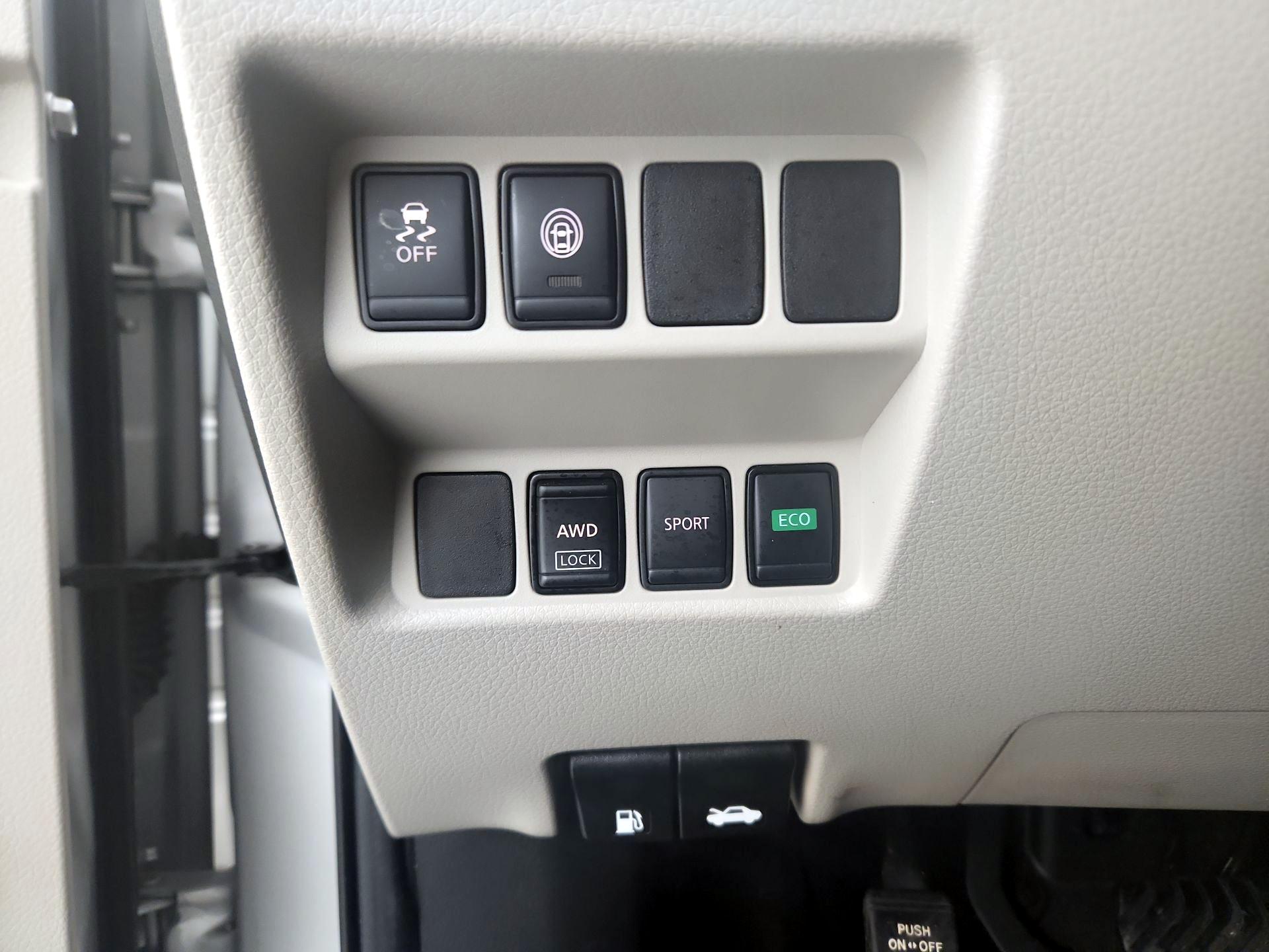 Thumbnail: 2020 Nissan Rogue Sport - 13