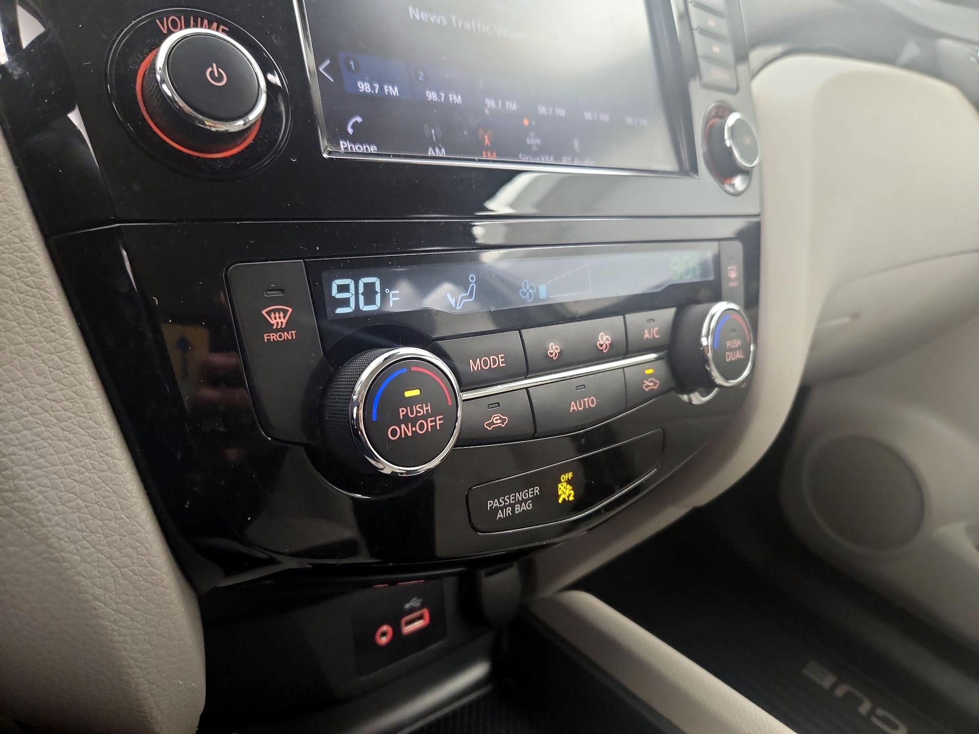 Thumbnail: 2020 Nissan Rogue Sport - 16