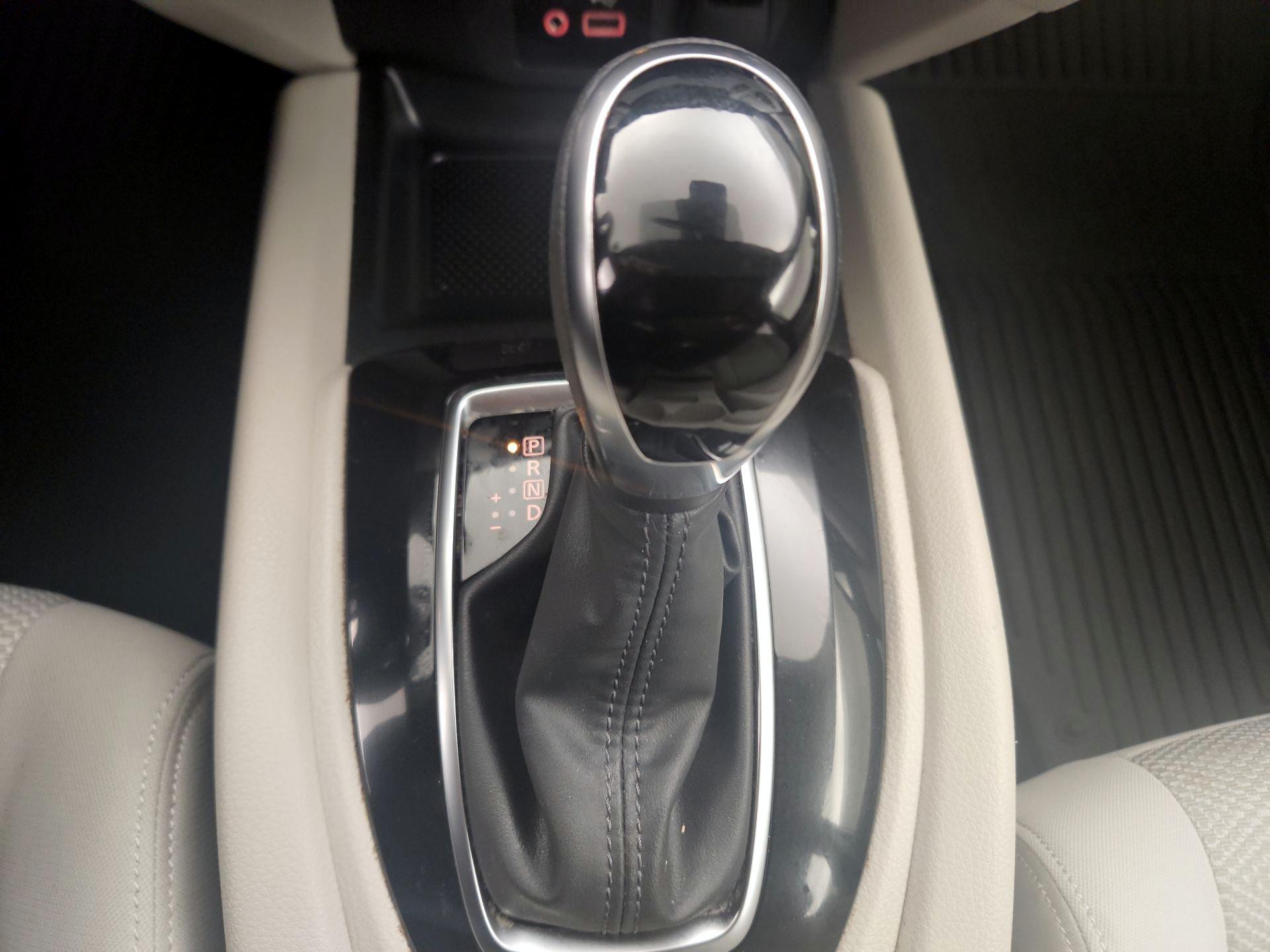 Thumbnail: 2020 Nissan Rogue Sport - 17