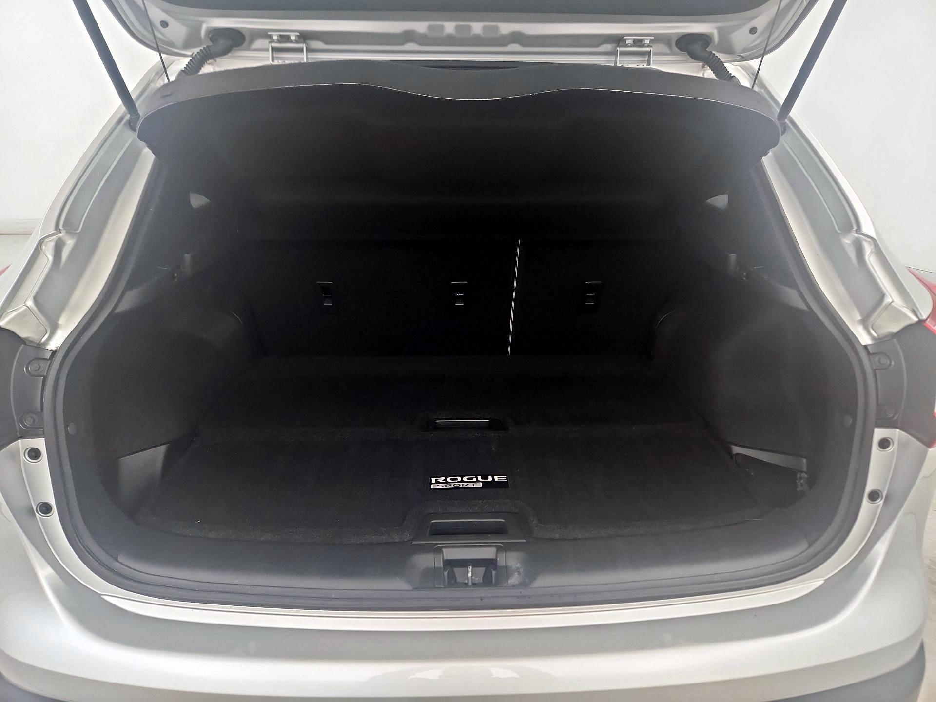 Thumbnail: 2020 Nissan Rogue Sport - 20