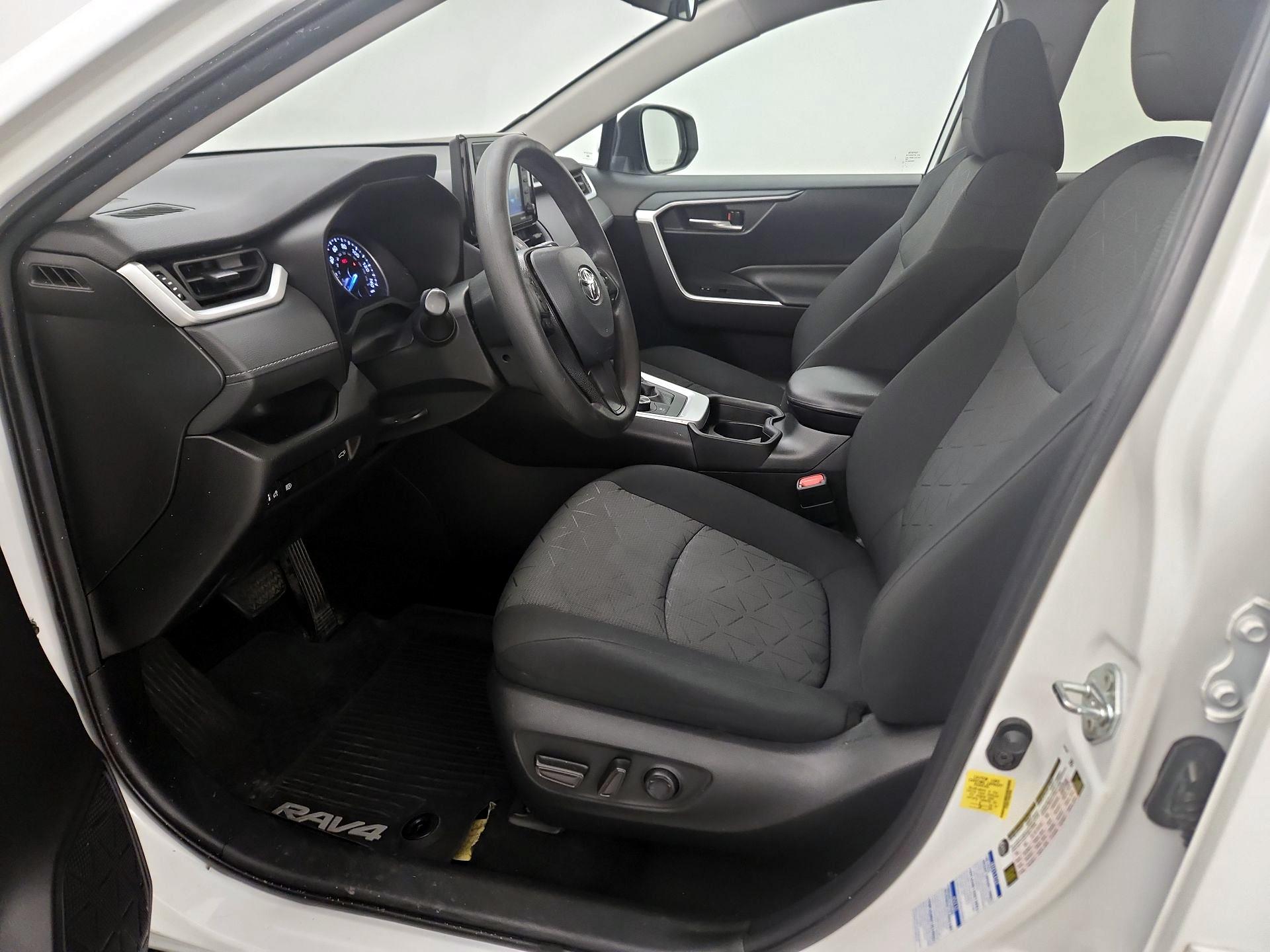 Thumbnail: 2021 Toyota RAV4 - 11