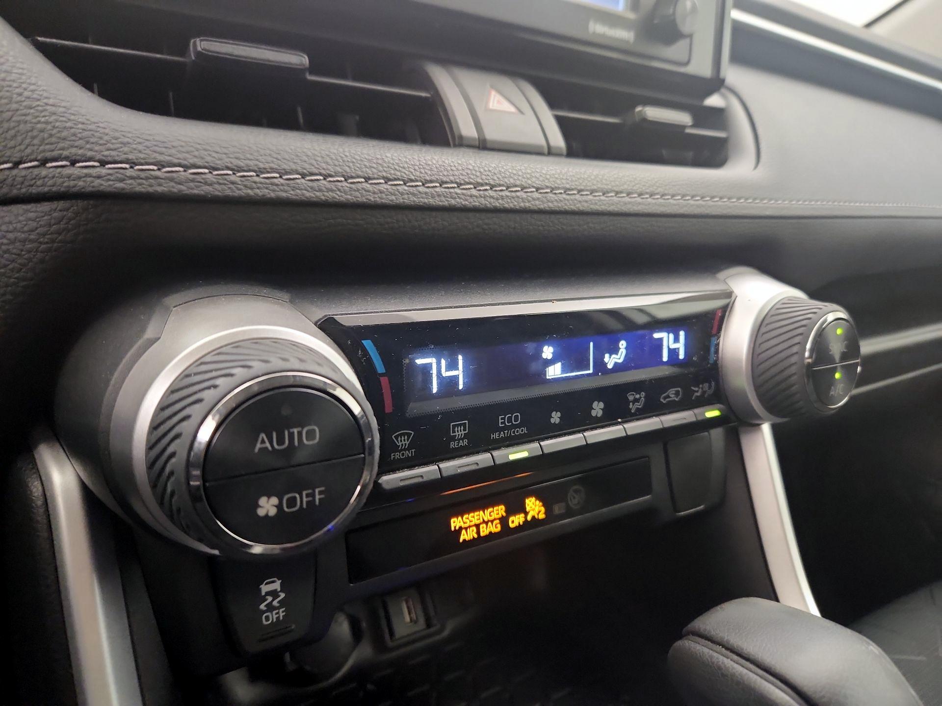 Thumbnail: 2021 Toyota RAV4 - 16