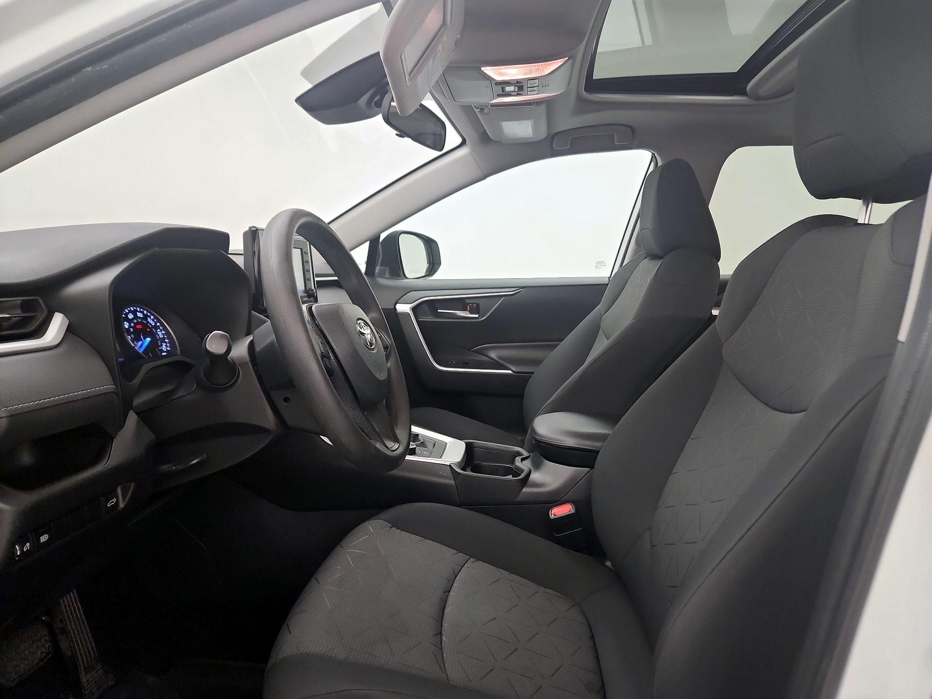 Thumbnail: 2021 Toyota RAV4 - 19